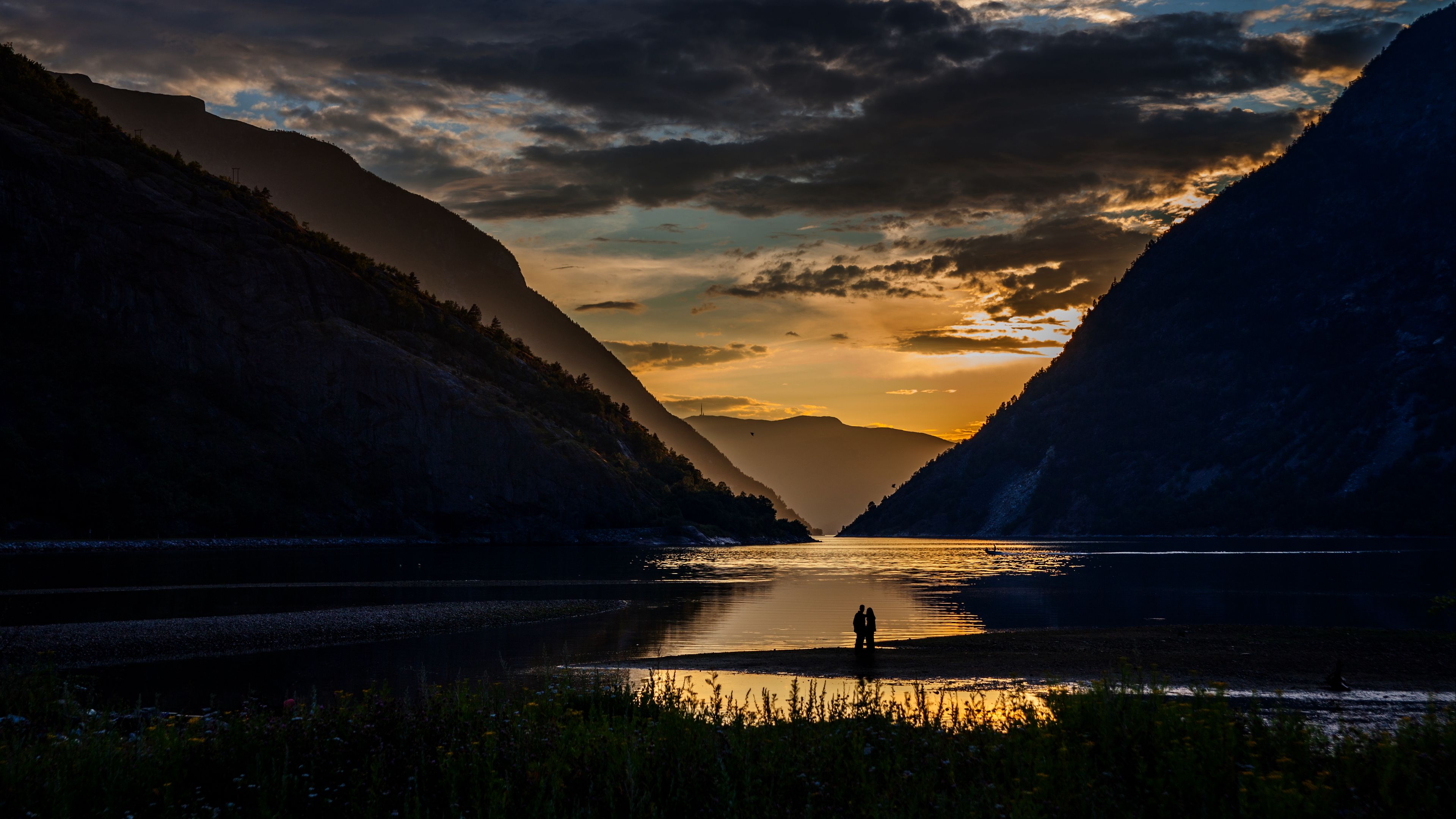 silhouettes, couple, mountains, lake, sunset, clouds, norway, 4k, HD Wallpaper