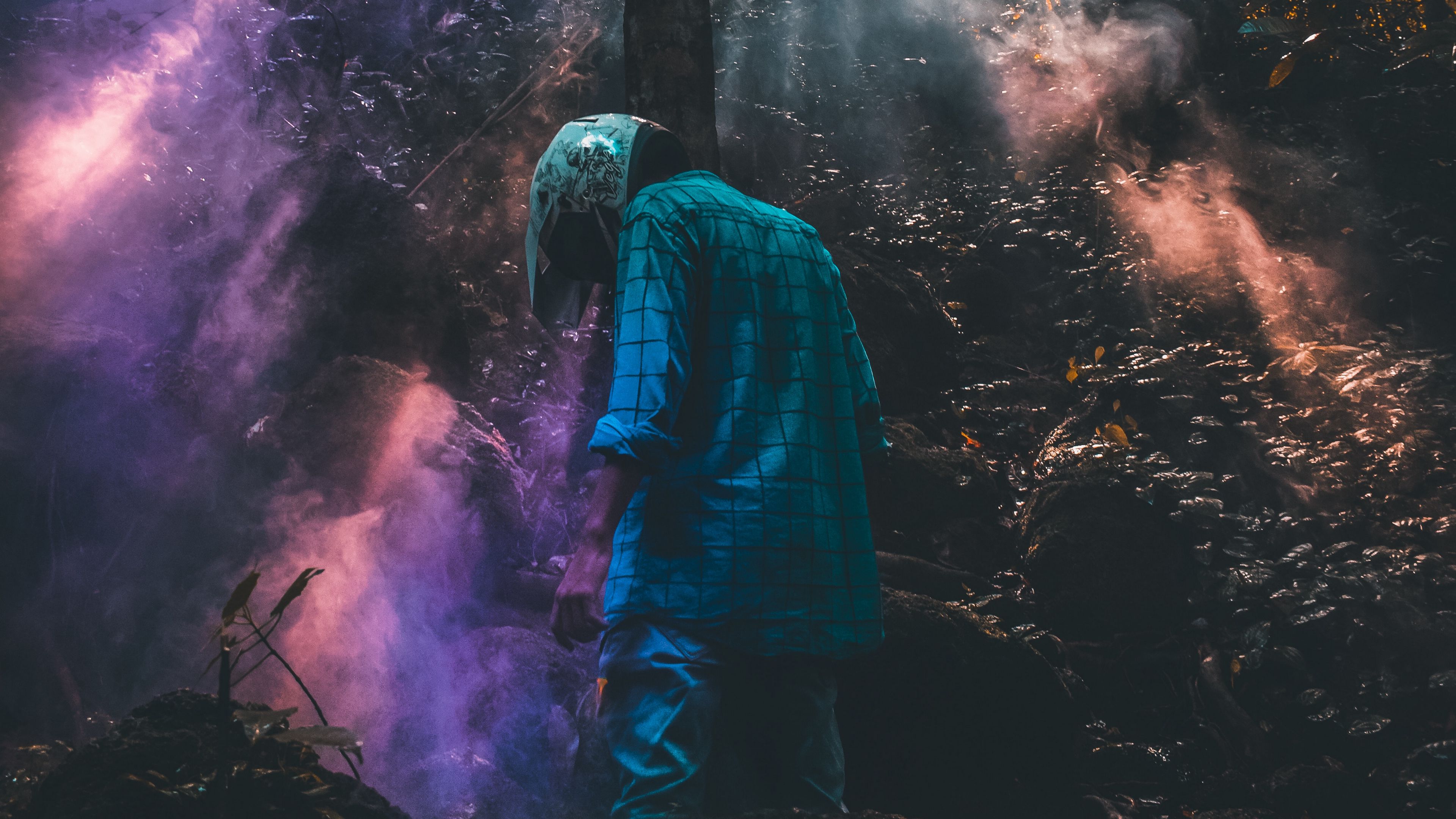 man, forest, smoke, helmet, loneliness, 4k, HD Wallpaper