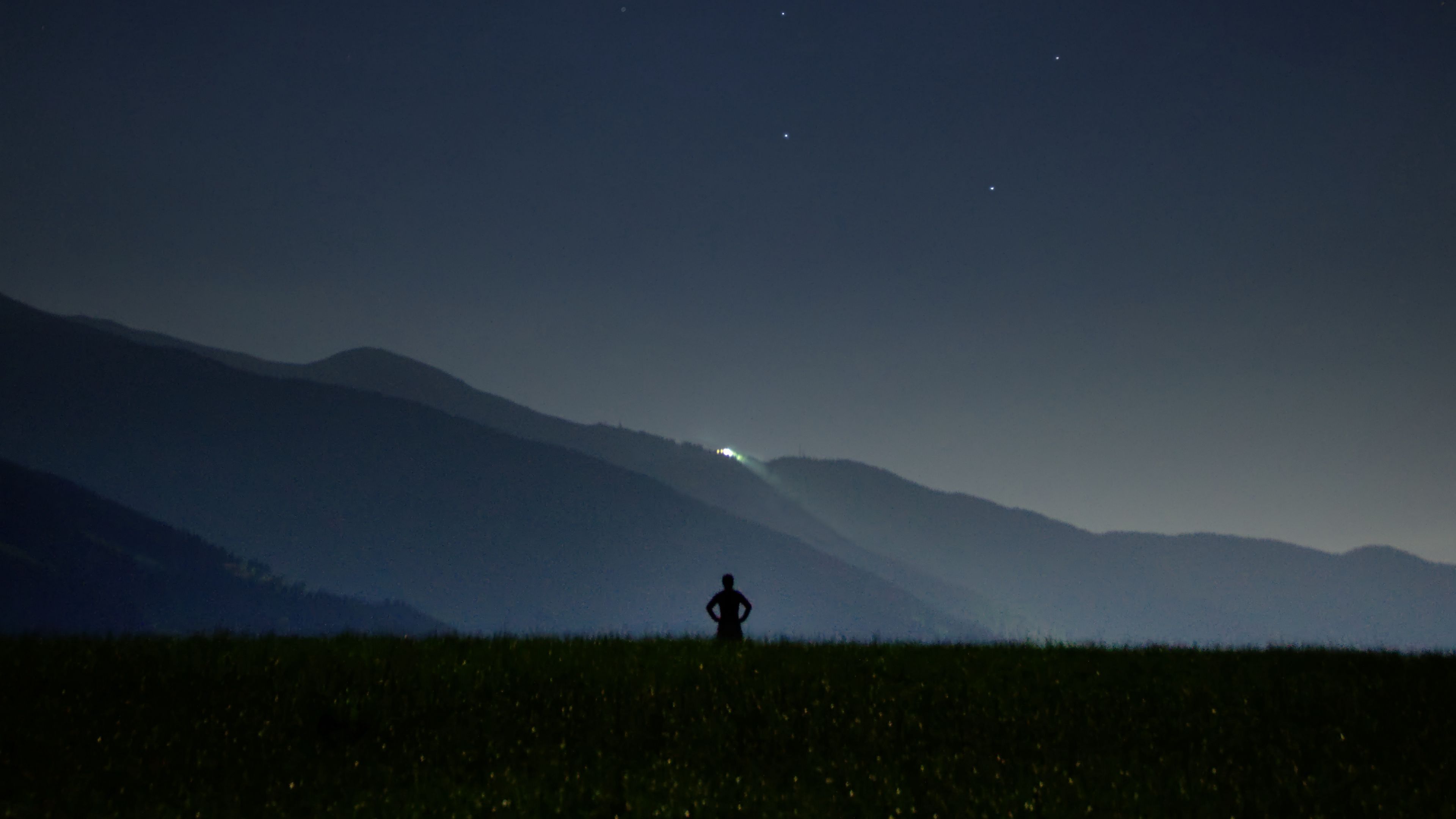 man, silhouette, field, night, sky, stars, 4k, HD Wallpaper