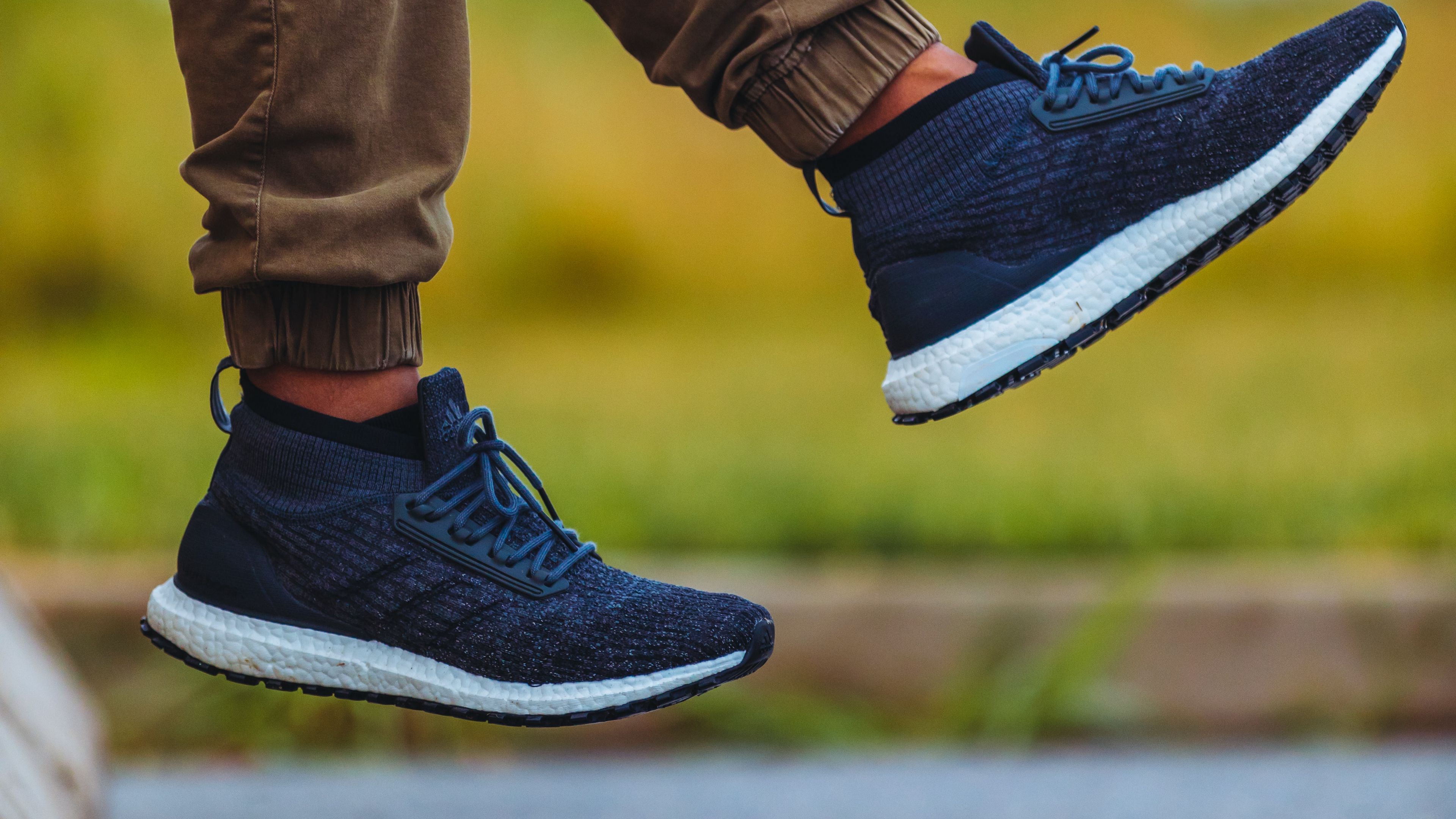 sneakers, legs, loneliness, 4k, HD Wallpaper