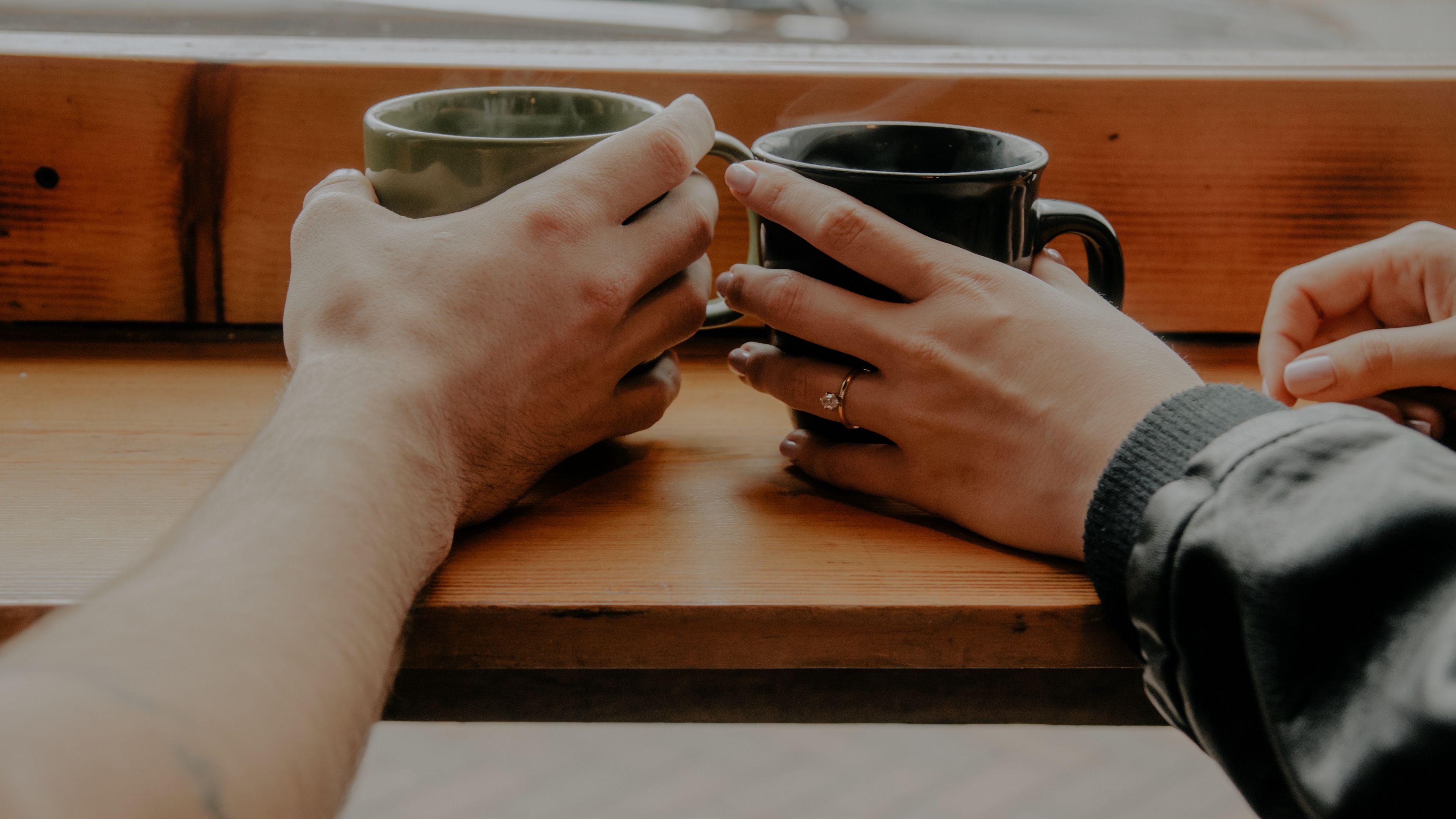 arms, mugs, couple, 4k, HD Wallpaper
