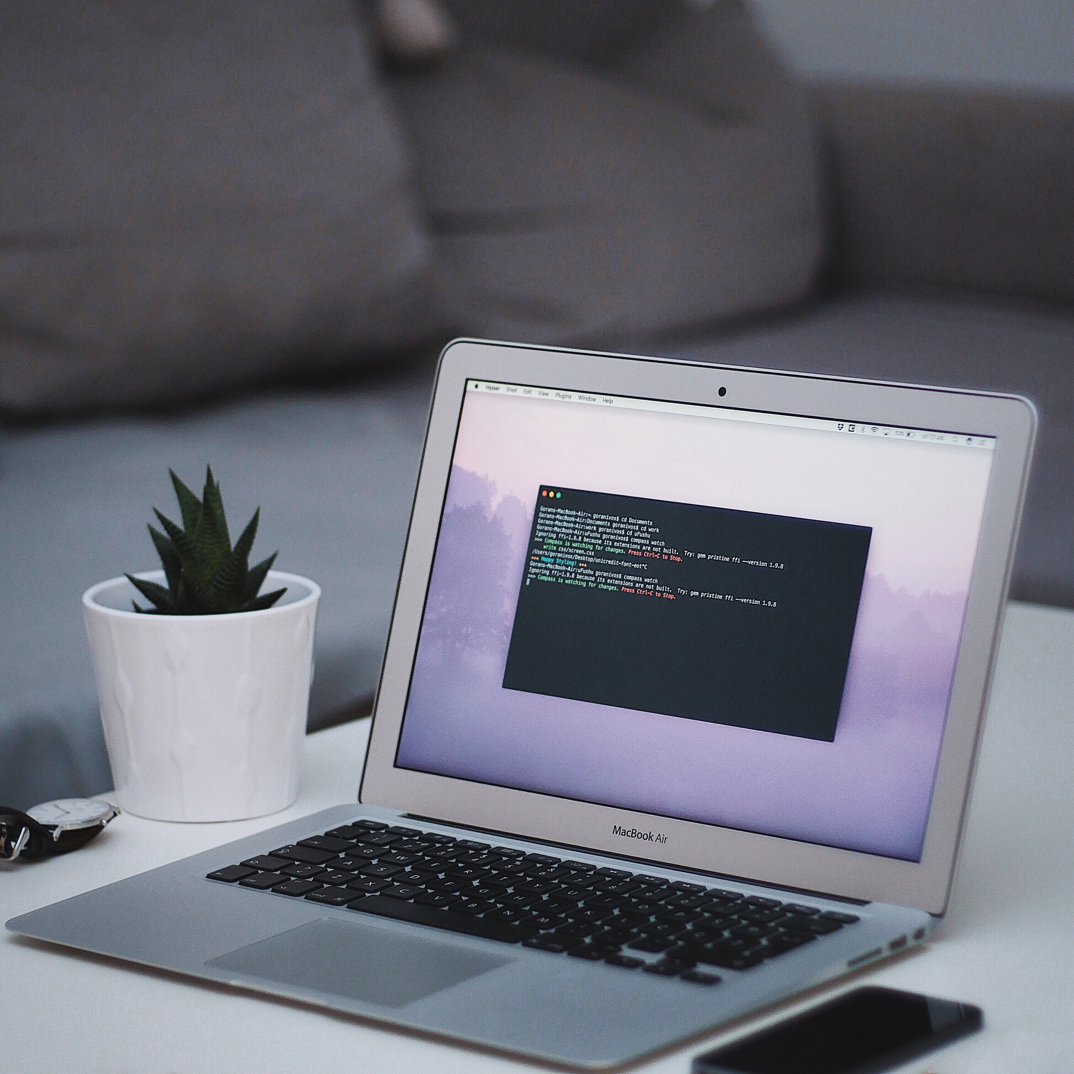 a macbook with lines of code on its screen, compiling 4k, HD Wallpaper