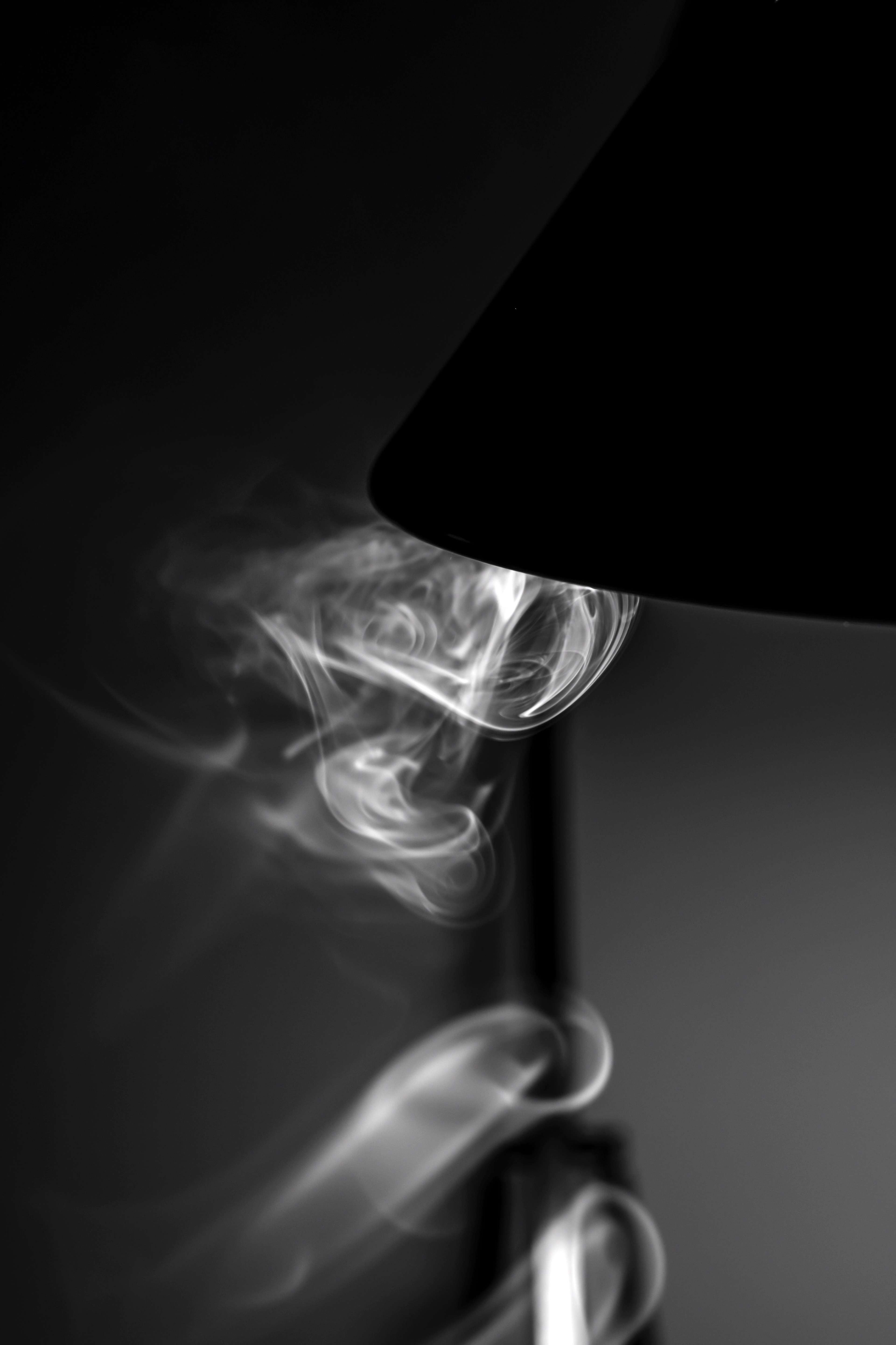 in the smoke of thinking 4k, Phone HD Wallpaper