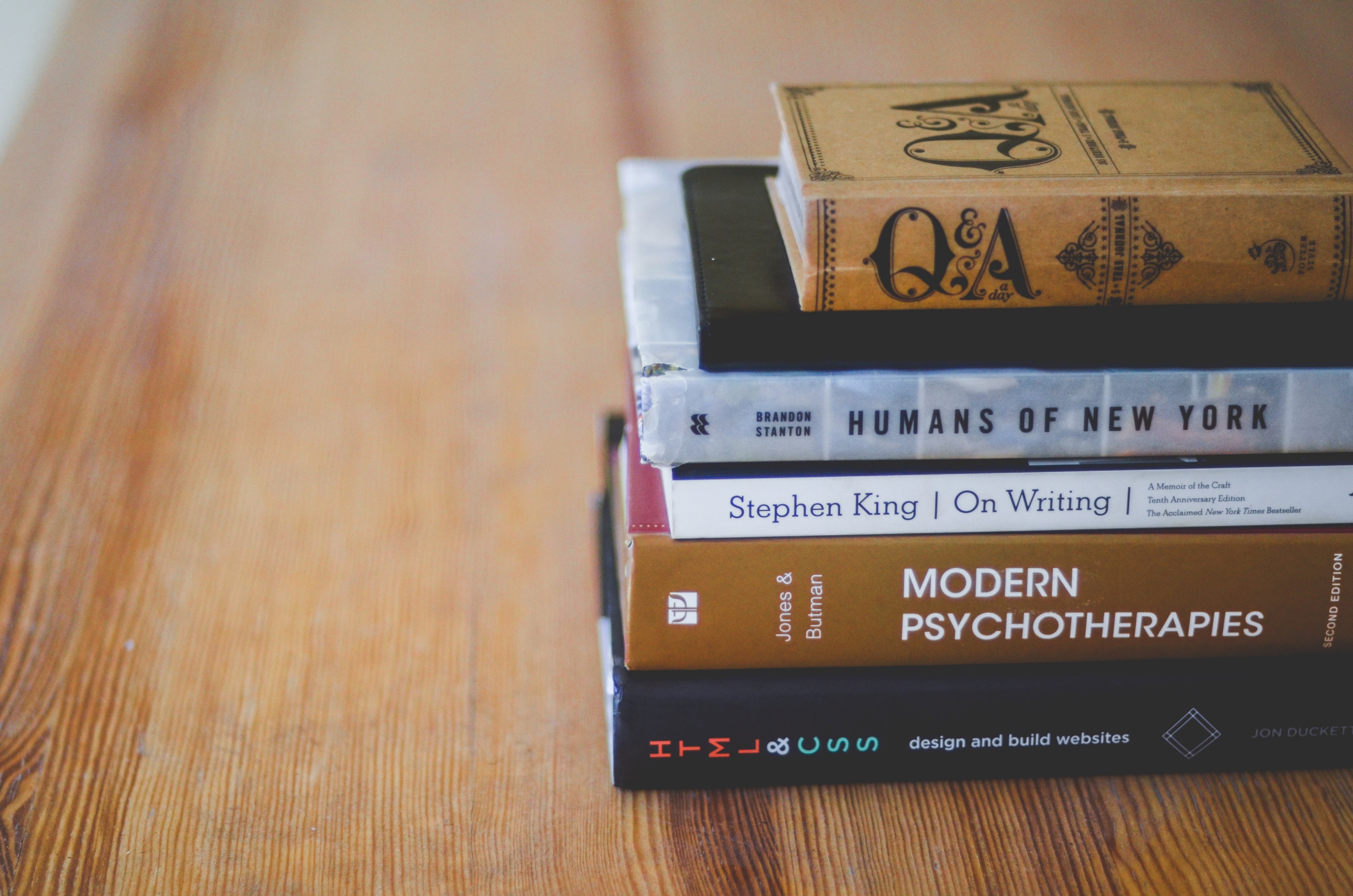 stack of books to check off the reading list, summer reading 4k, HD Wallpaper