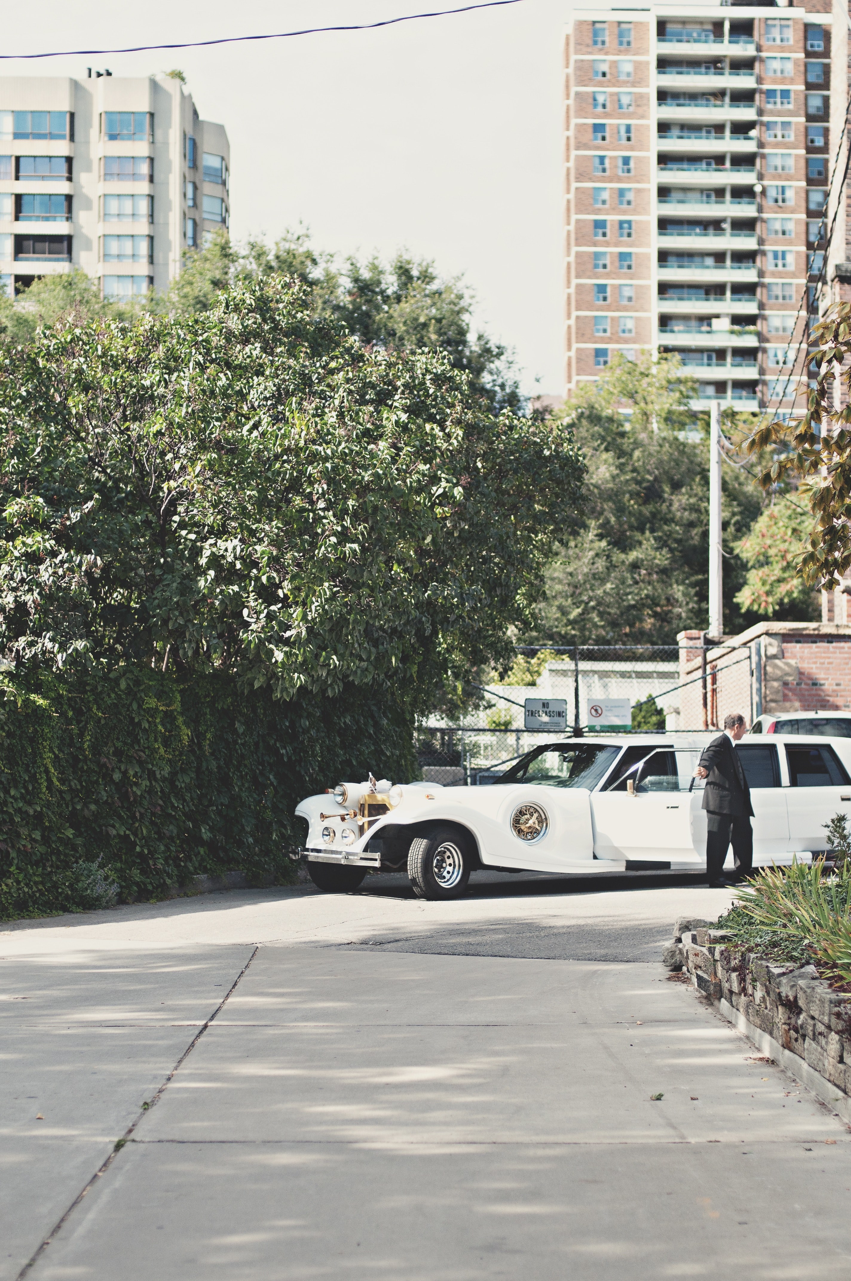 luxury transportation wedding and fence hd, 4k, Phone HD Wallpaper