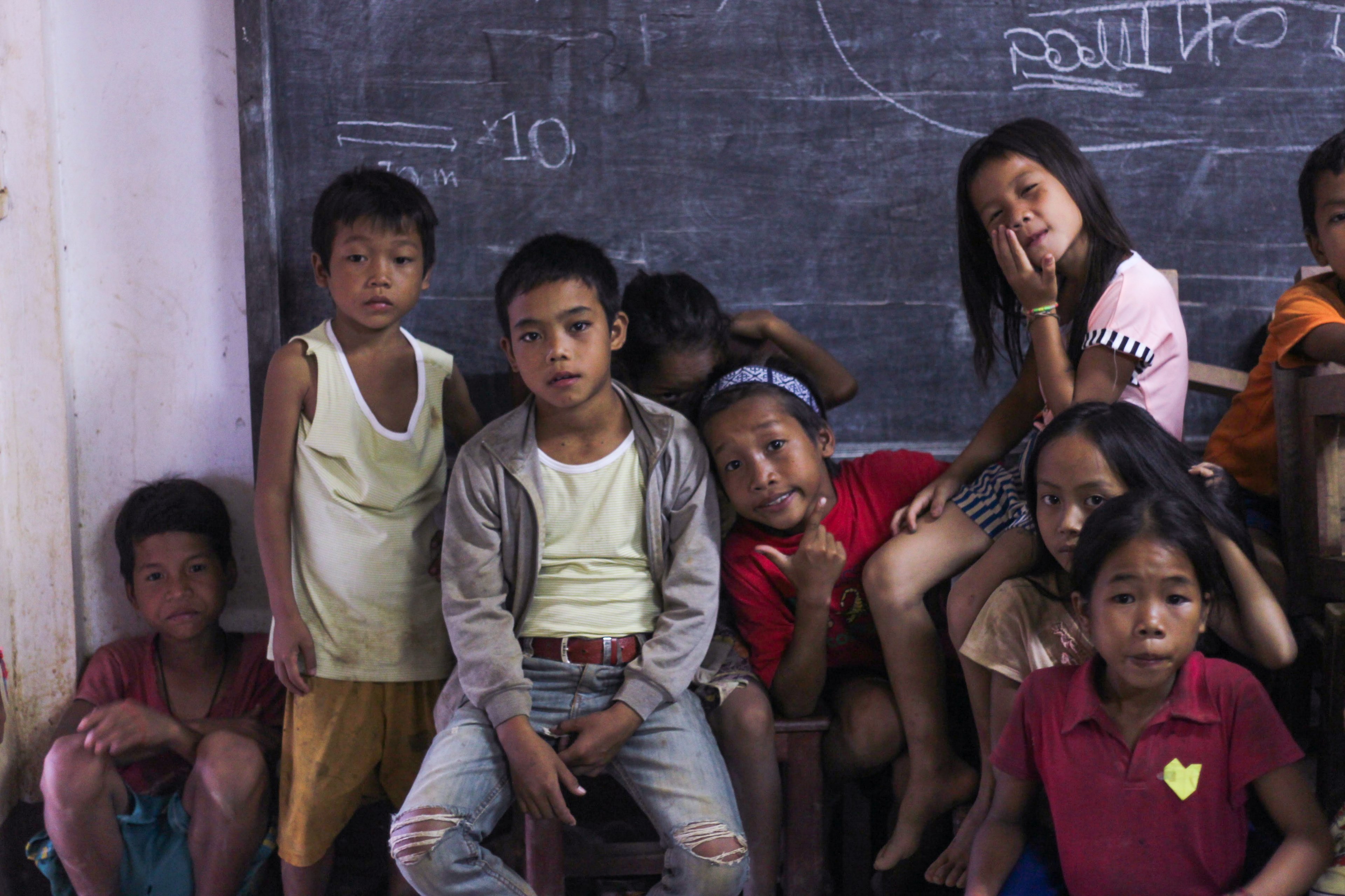 classroom asium lao and child 4k, HD Wallpaper