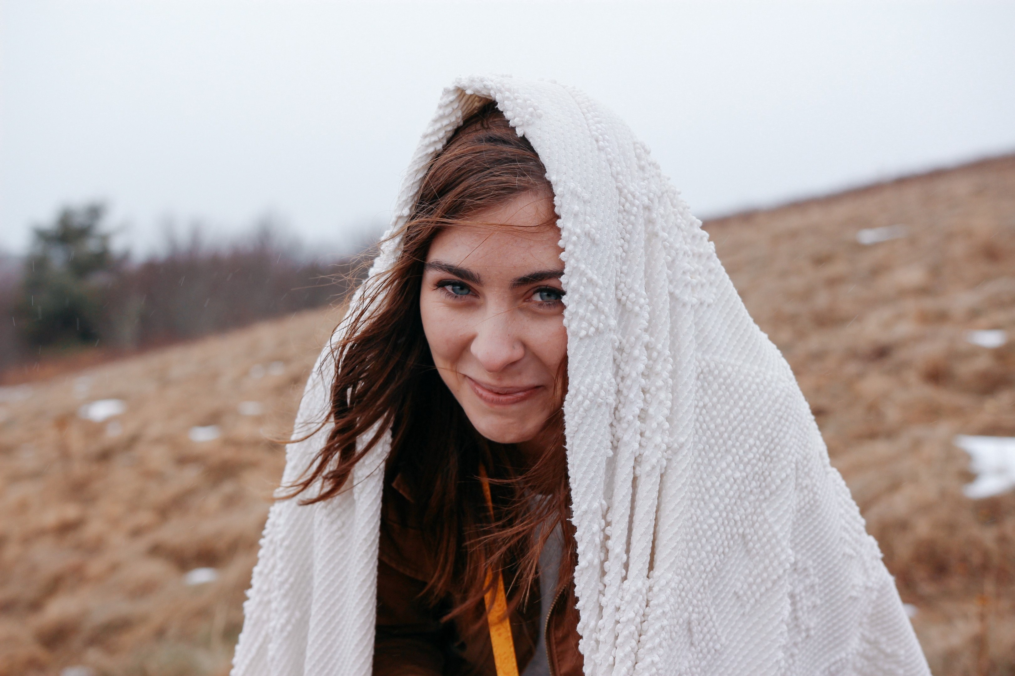 woman female portrait and blanket 4k, HD Wallpaper