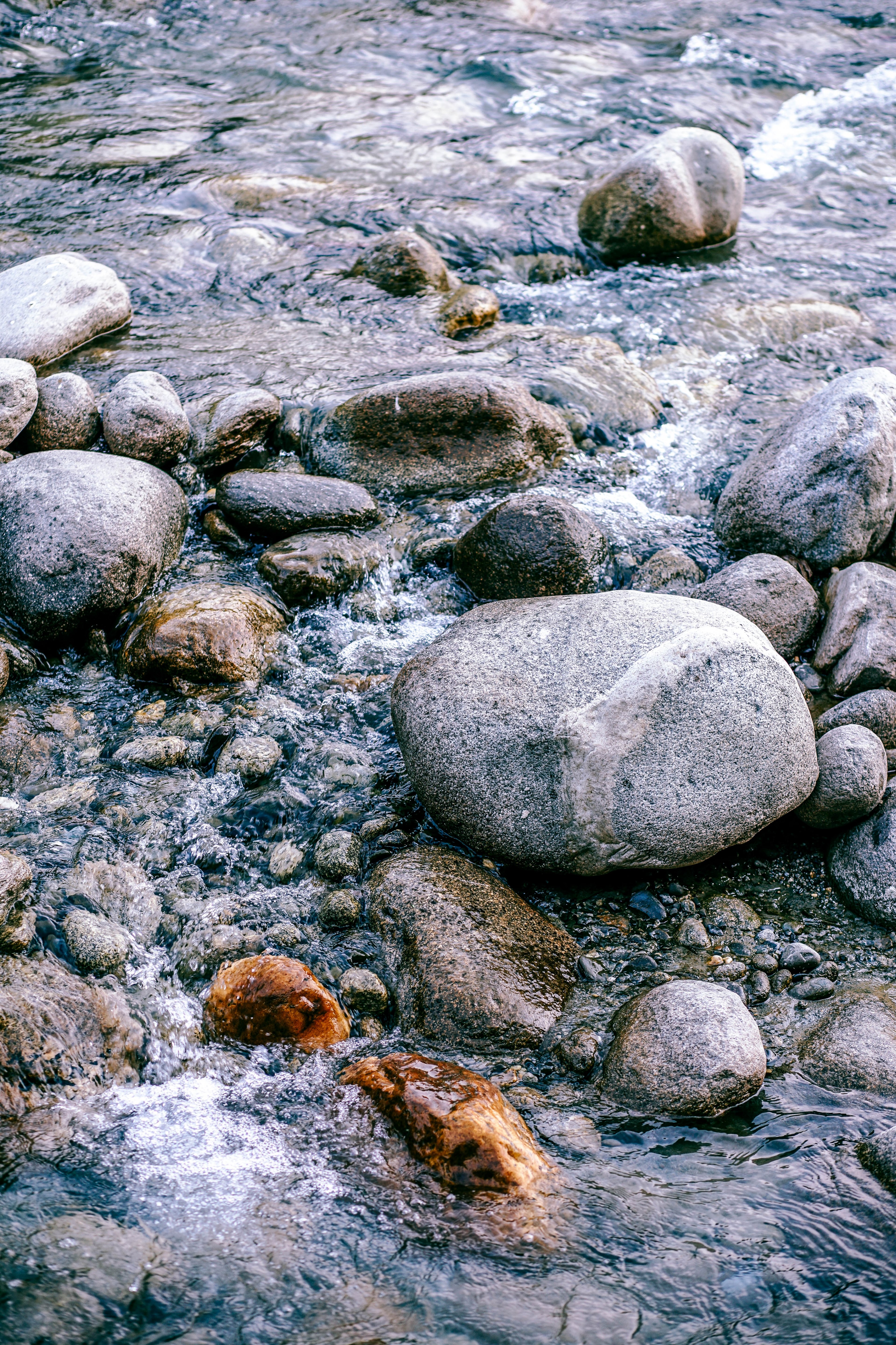 manali river flow 4k, Phone HD Wallpaper