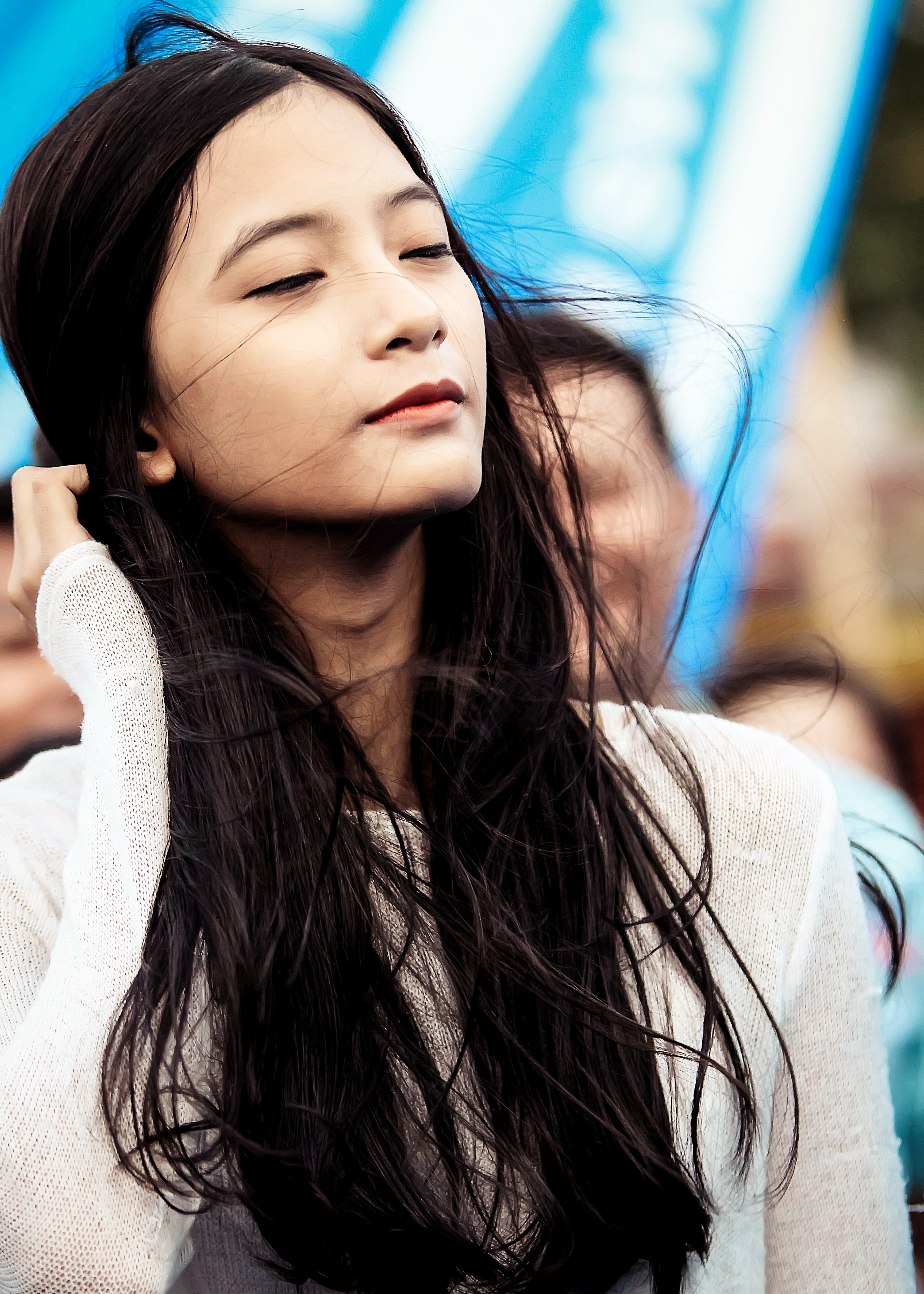 the wind was blowing around me 4k, Phone HD Wallpaper