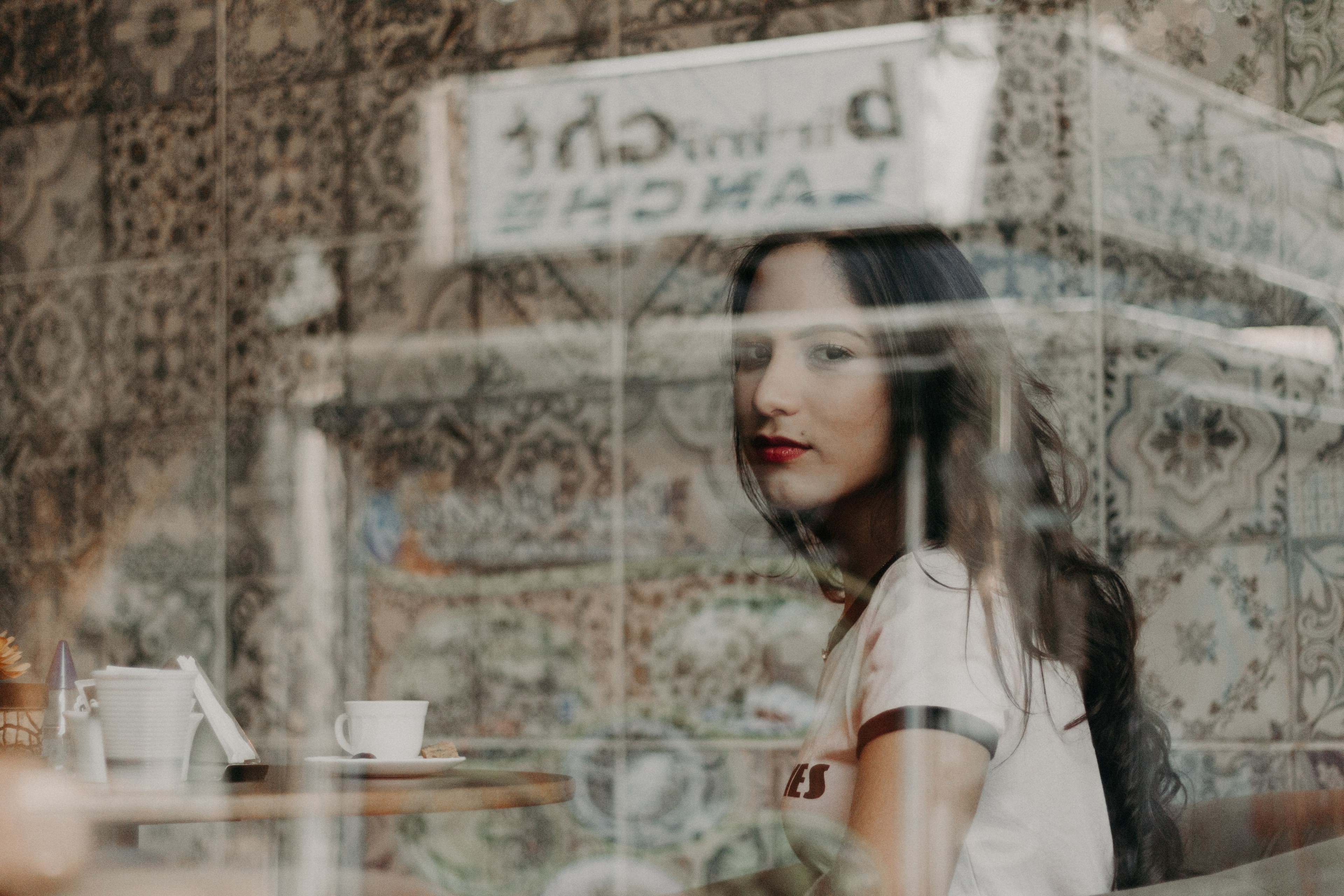 woman female cafe and coffee shop 4k, HD Wallpaper
