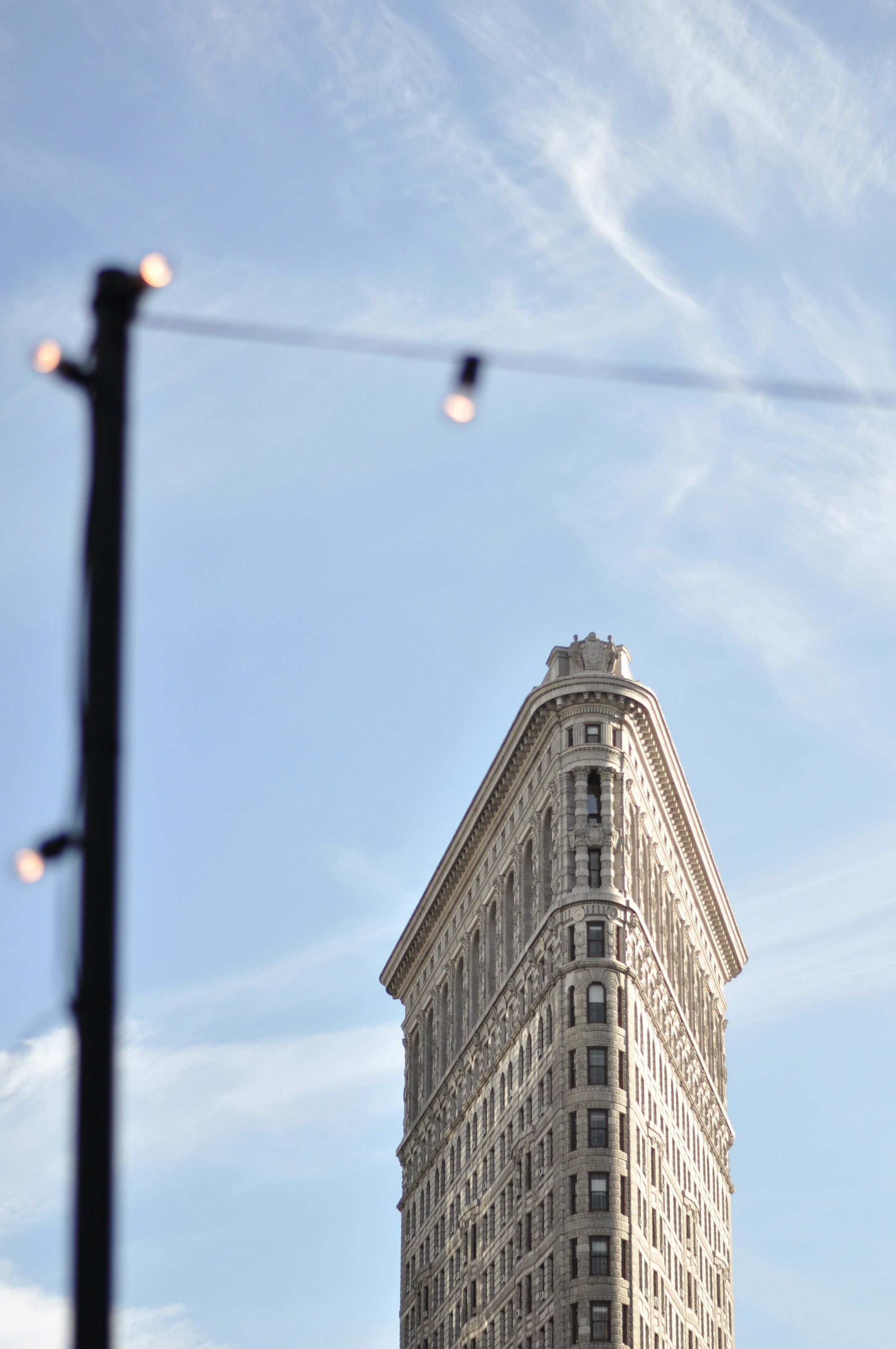 flatiron under lights 4k, Phone HD Wallpaper