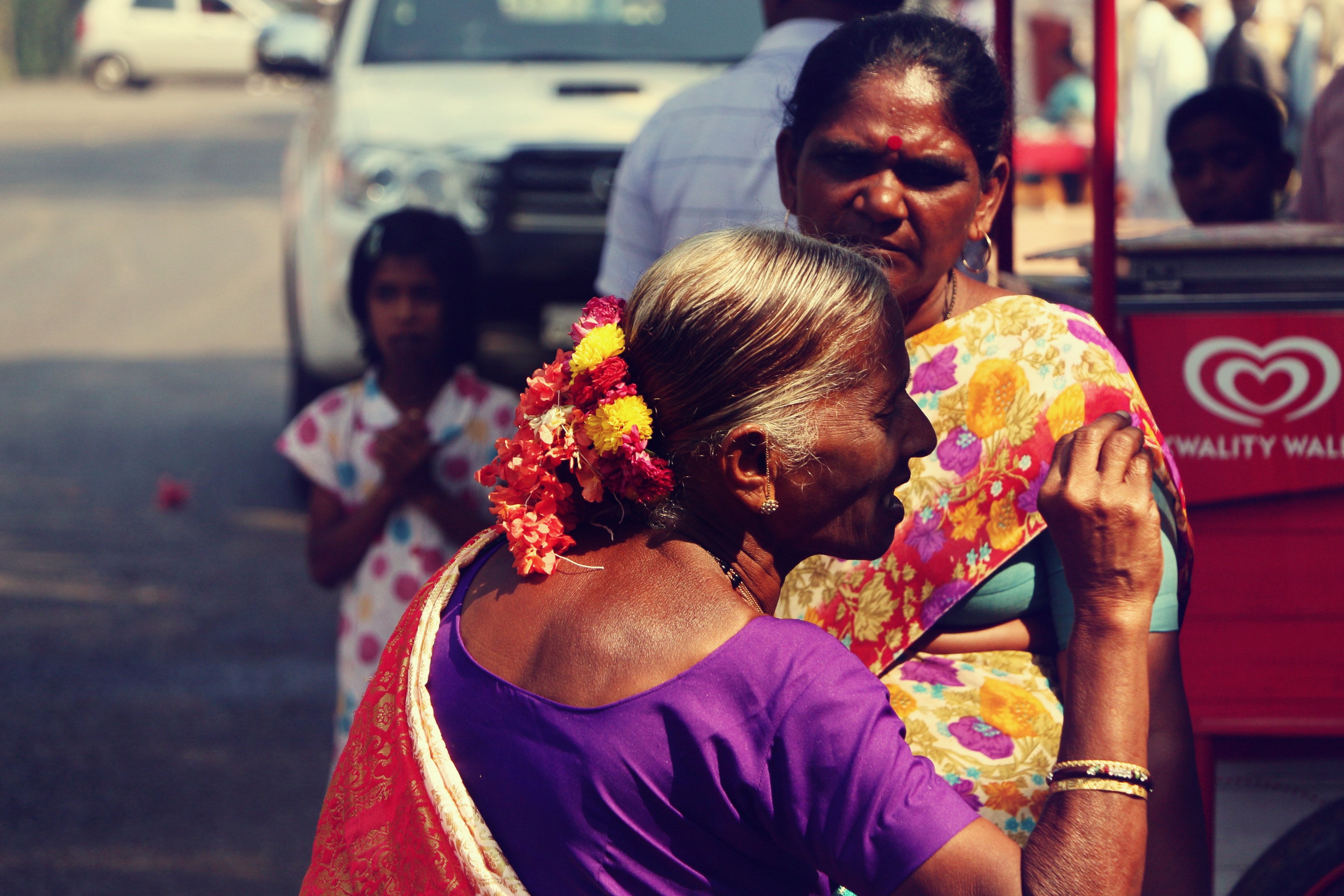 indium flower goa and oldlady_ 4k, HD Wallpaper