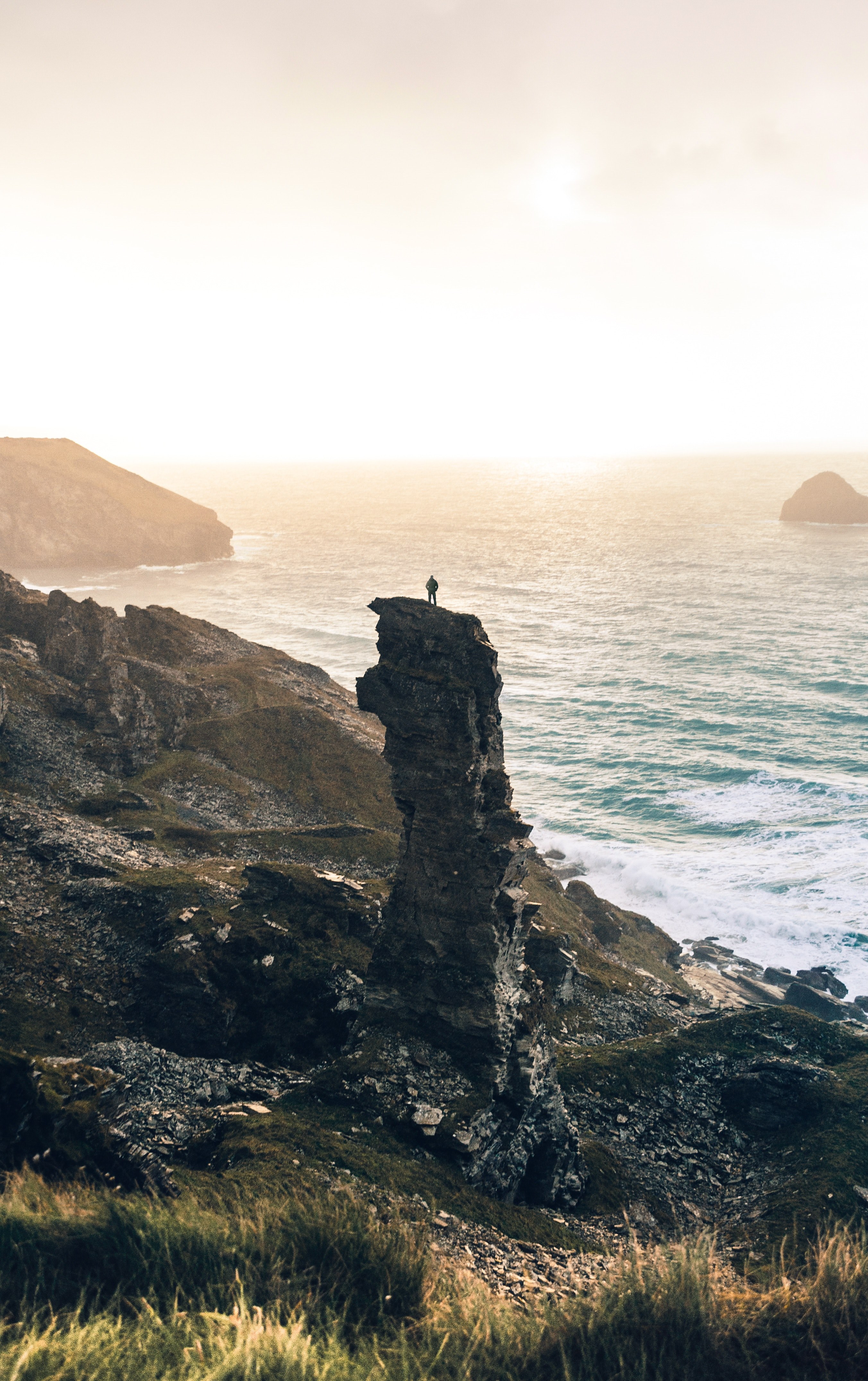 on lookout 4k, Phone HD Wallpaper