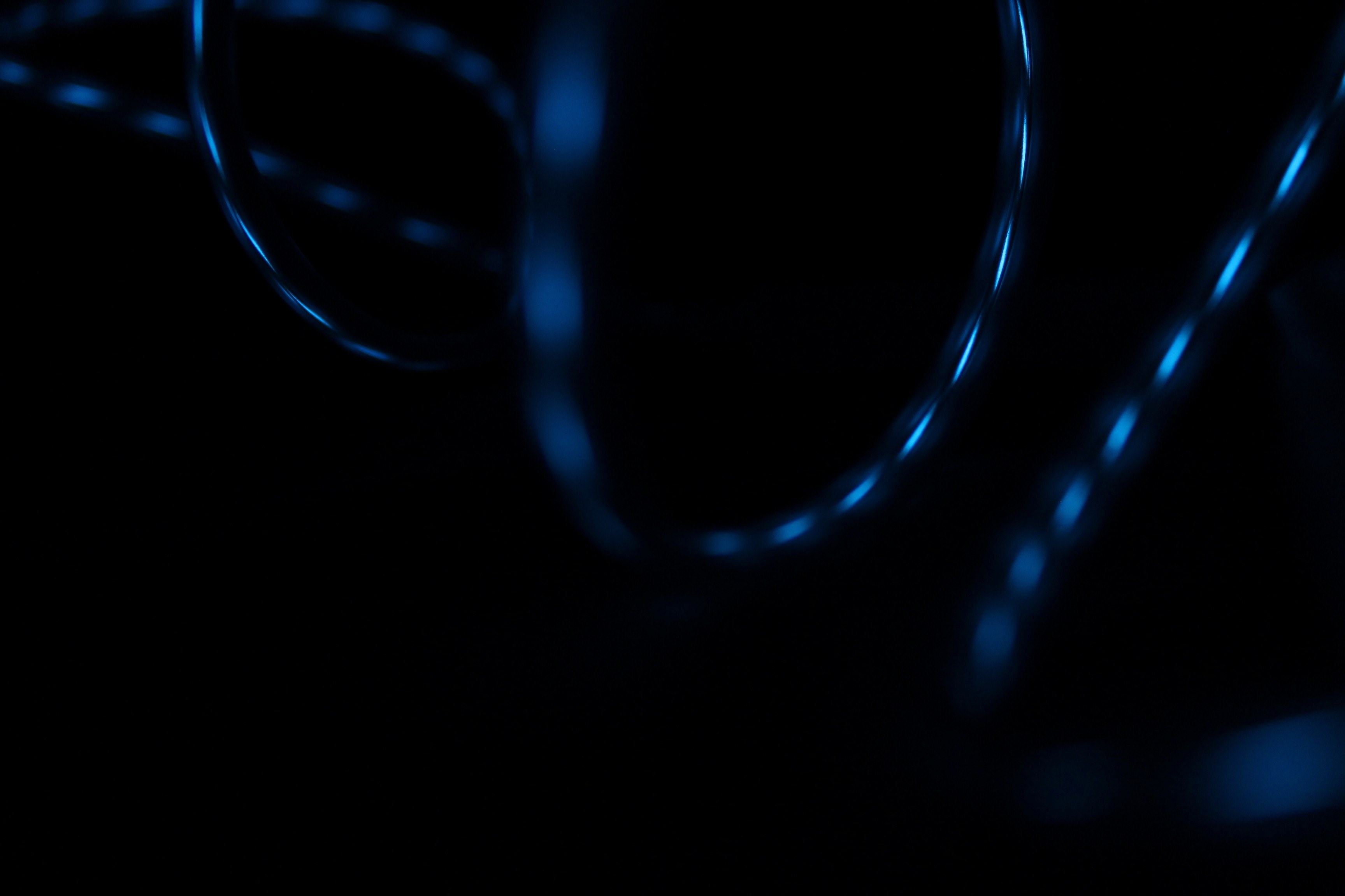 a dim shot of a glossy spiral against a dark background, glossy spiral 4k, HD Wallpaper