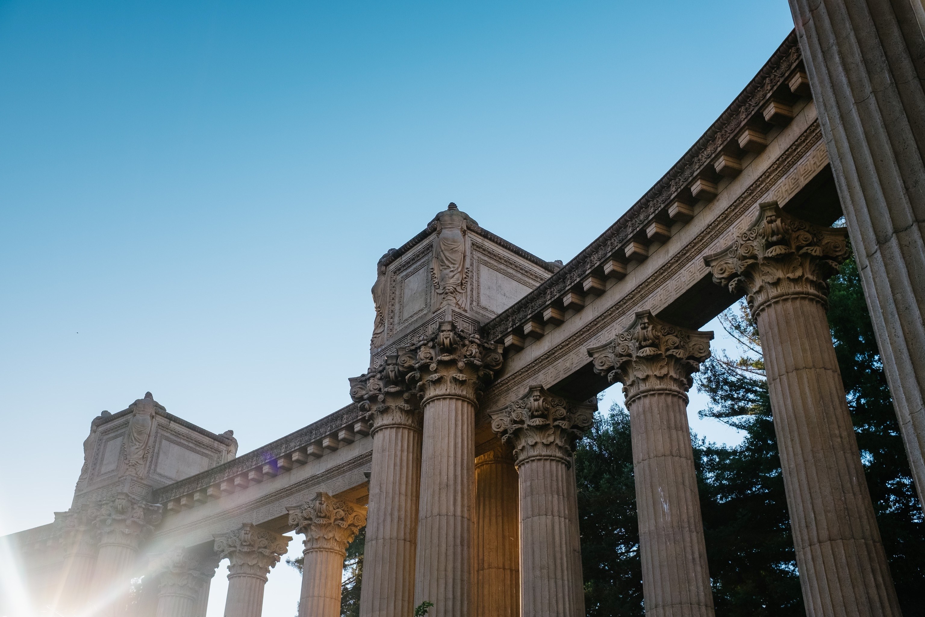 clear blue sky and stone building columns and architecture at palace of fine arts theatre, stone pillar architecture 4k, HD Wallpaper