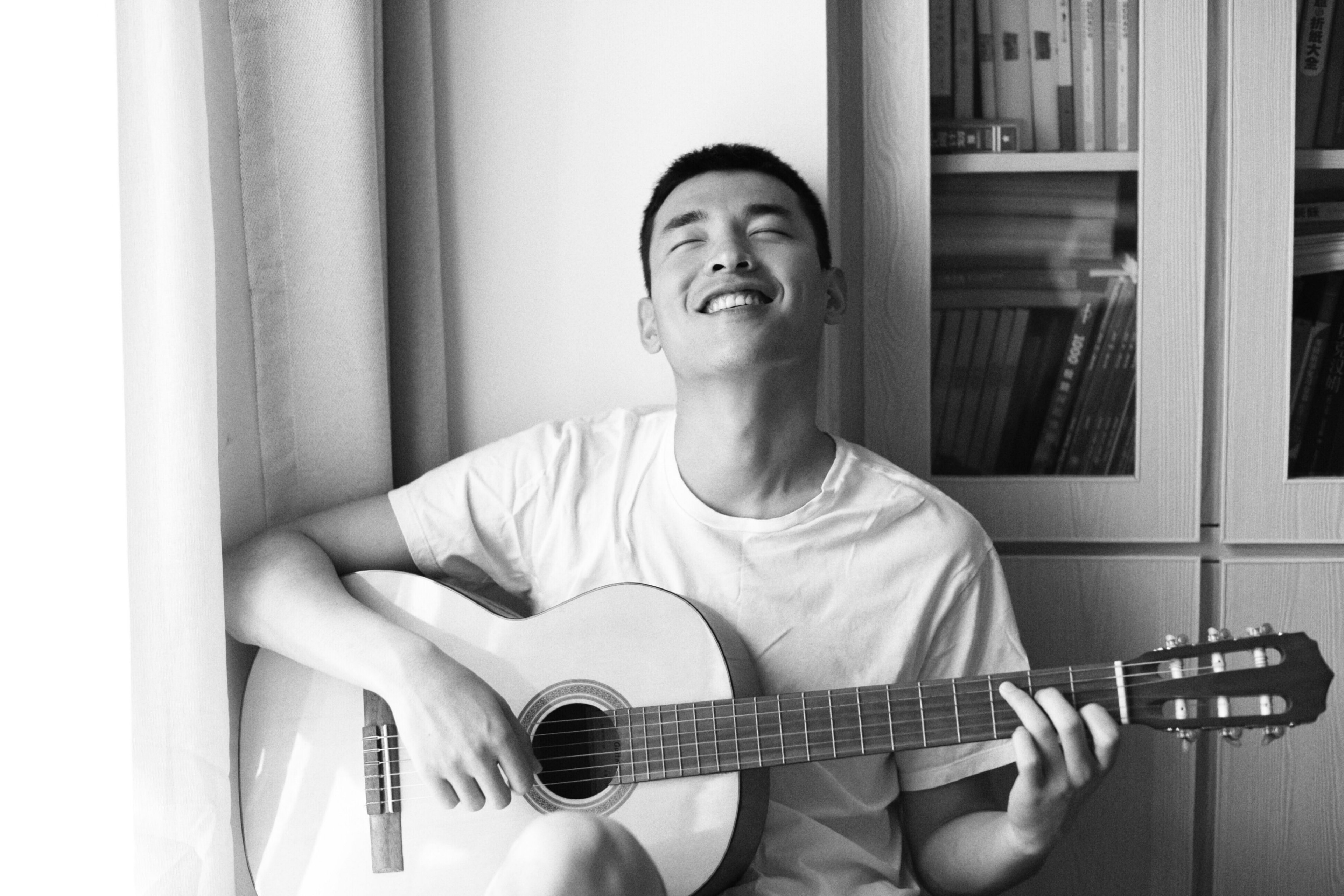 playing musician guitarist and guitar 4k, HD Wallpaper