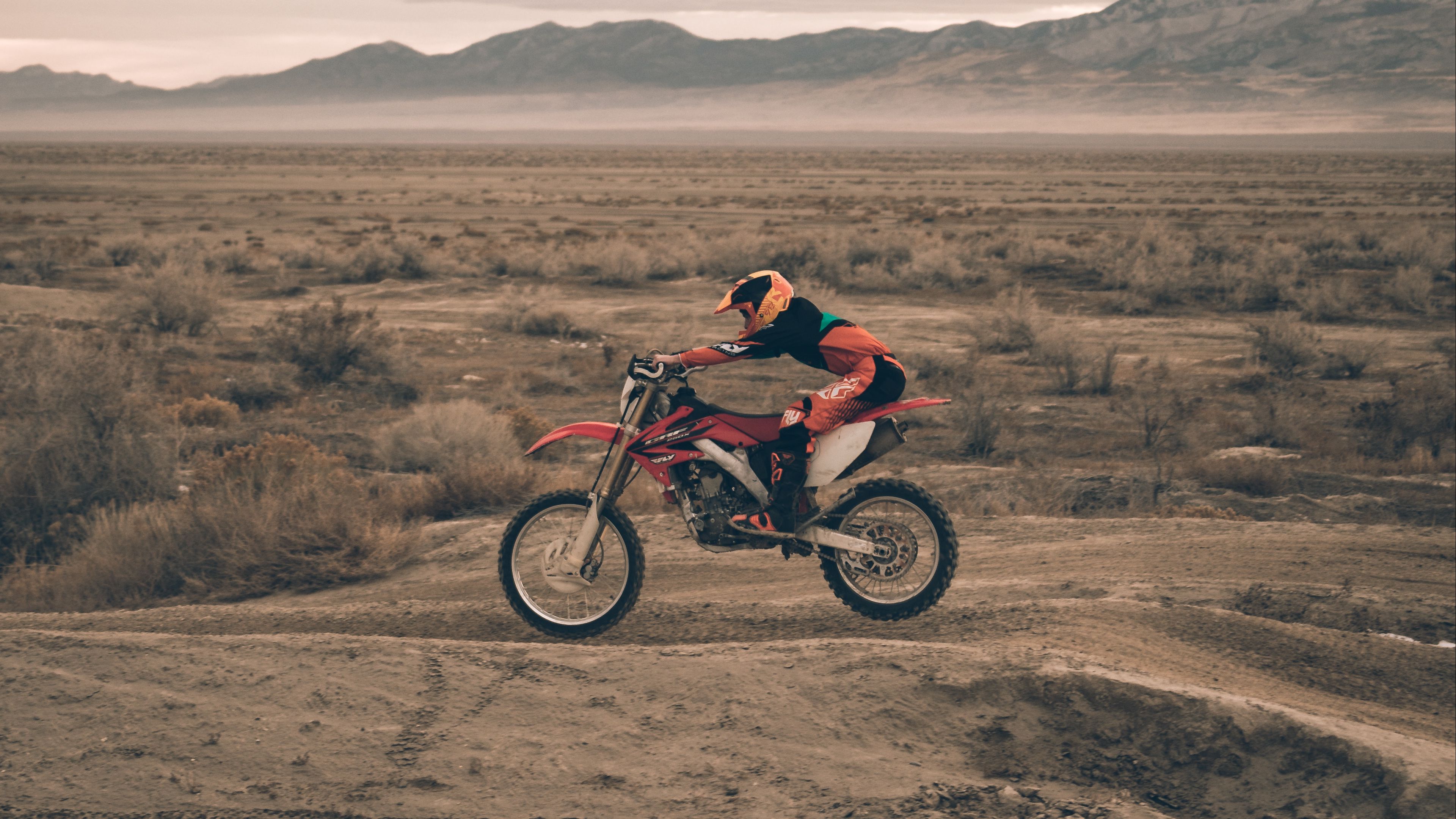 motorcyclist, motorcycling, sand, 4k, HD Wallpaper