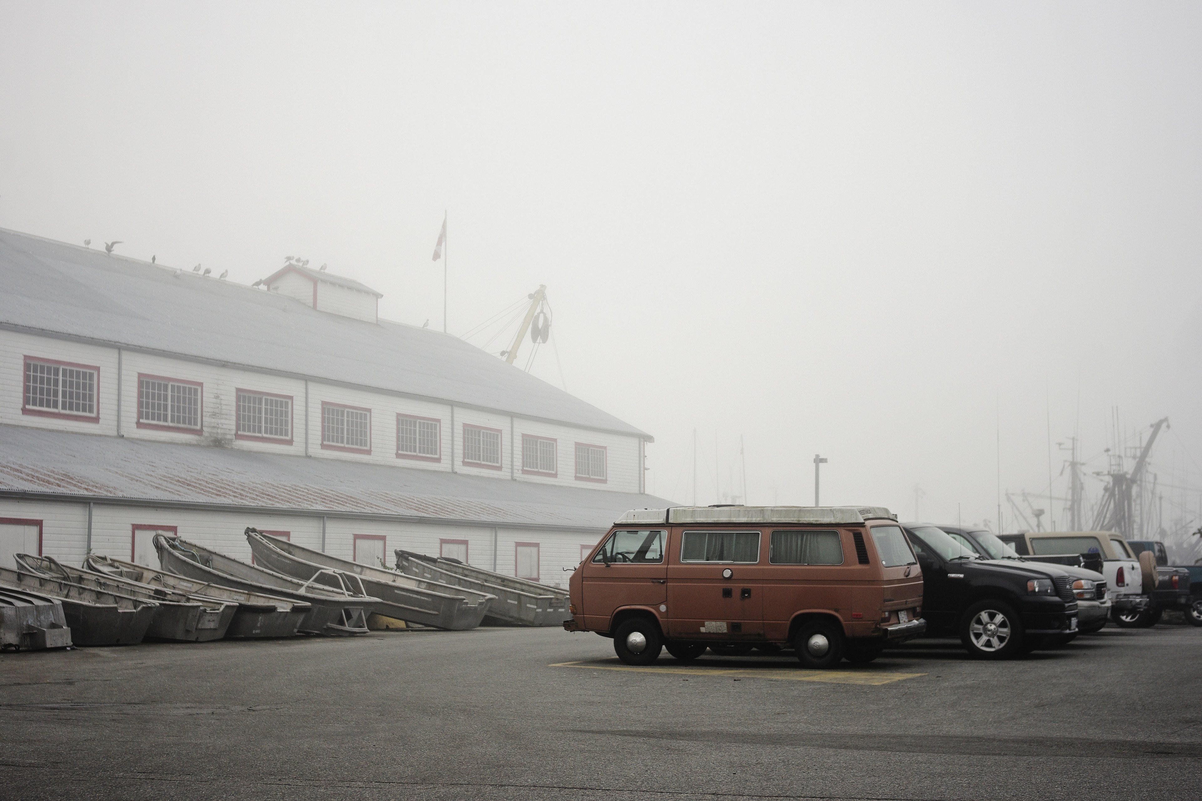 marine gray white and foggy 4k, HD Wallpaper