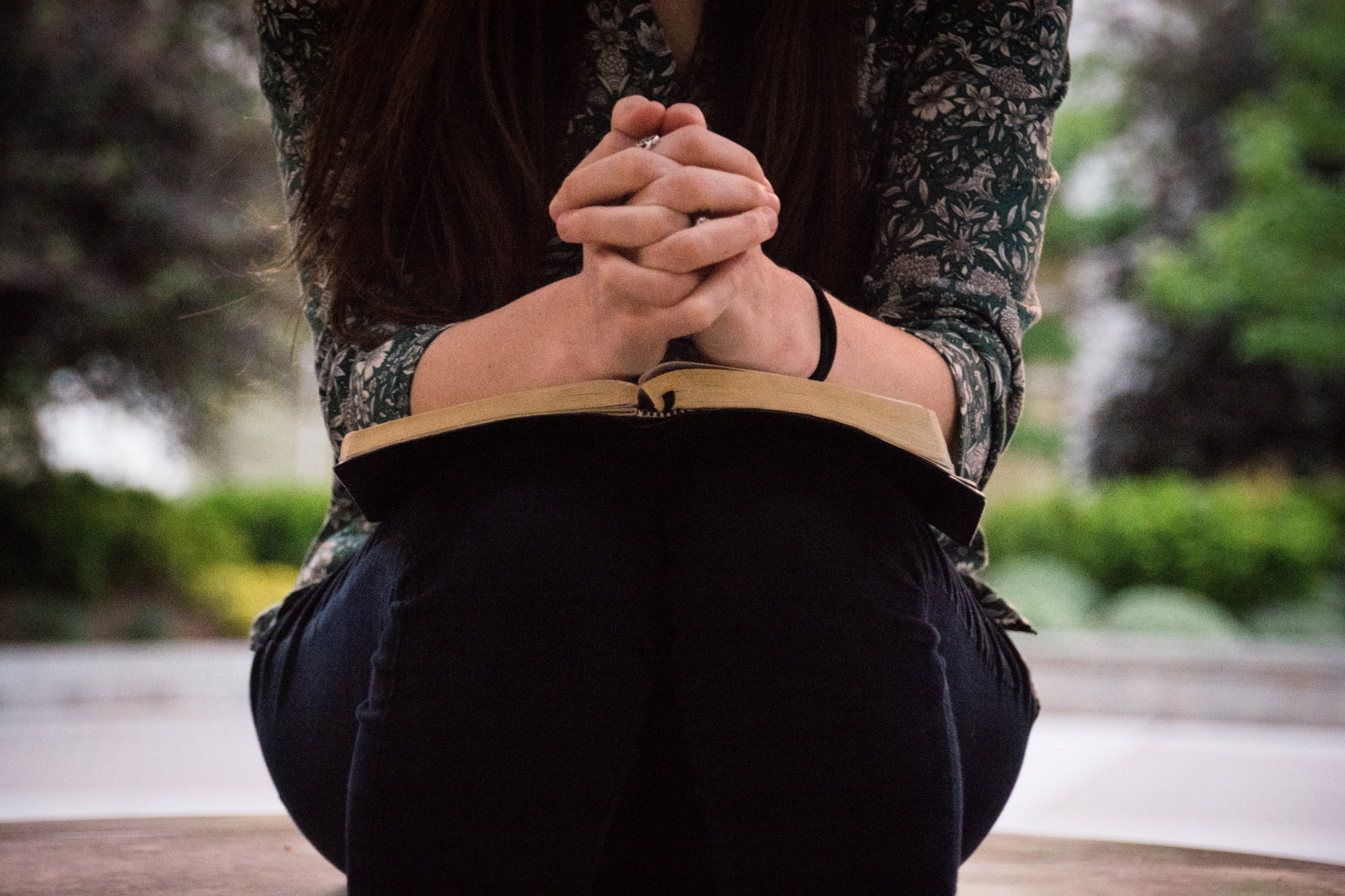 pray hand read and faith 4k, HD Wallpaper