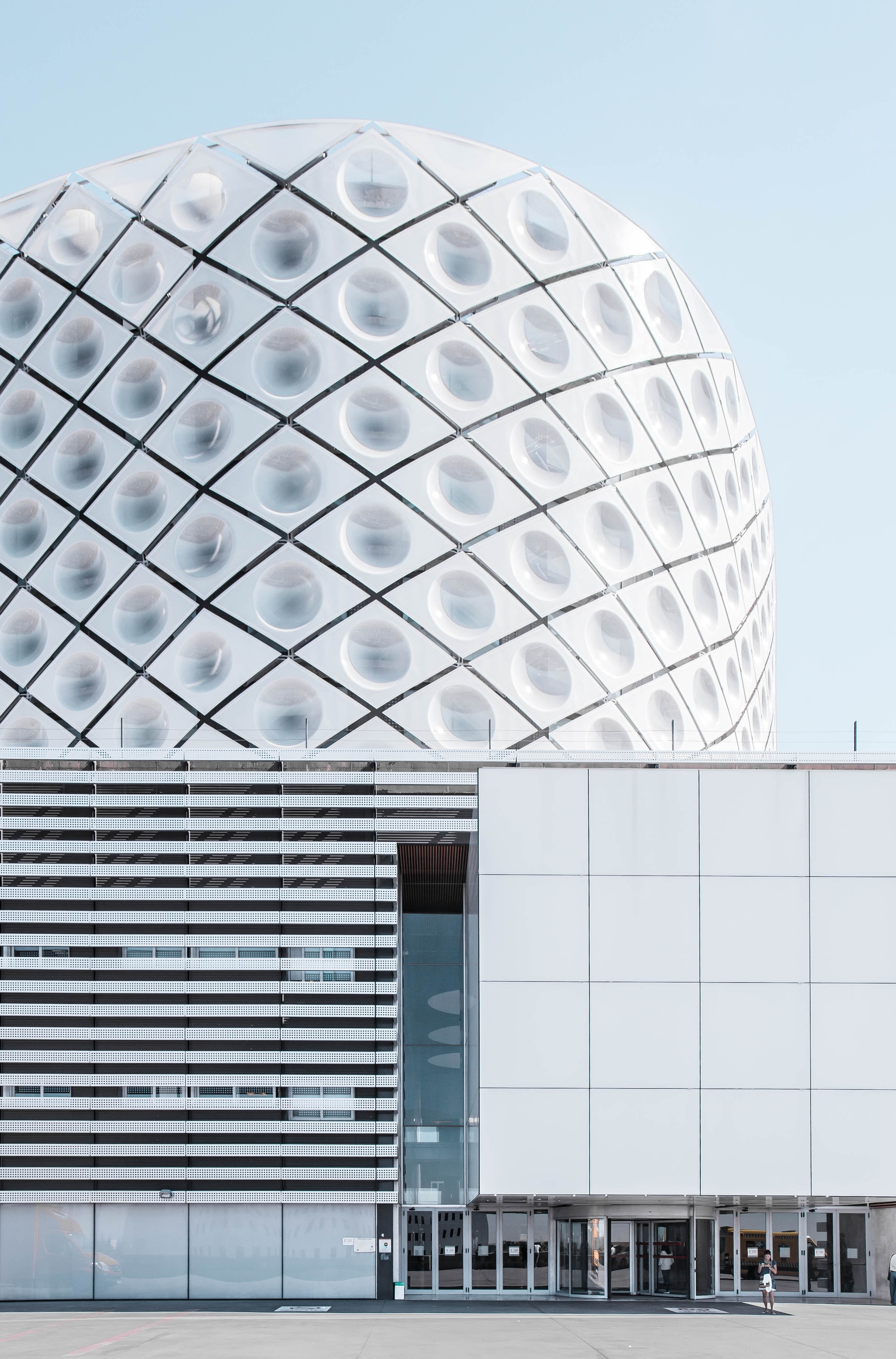 a modern geometric building design in madrid, _geometric building madrid 4k, Phone HD Wallpaper