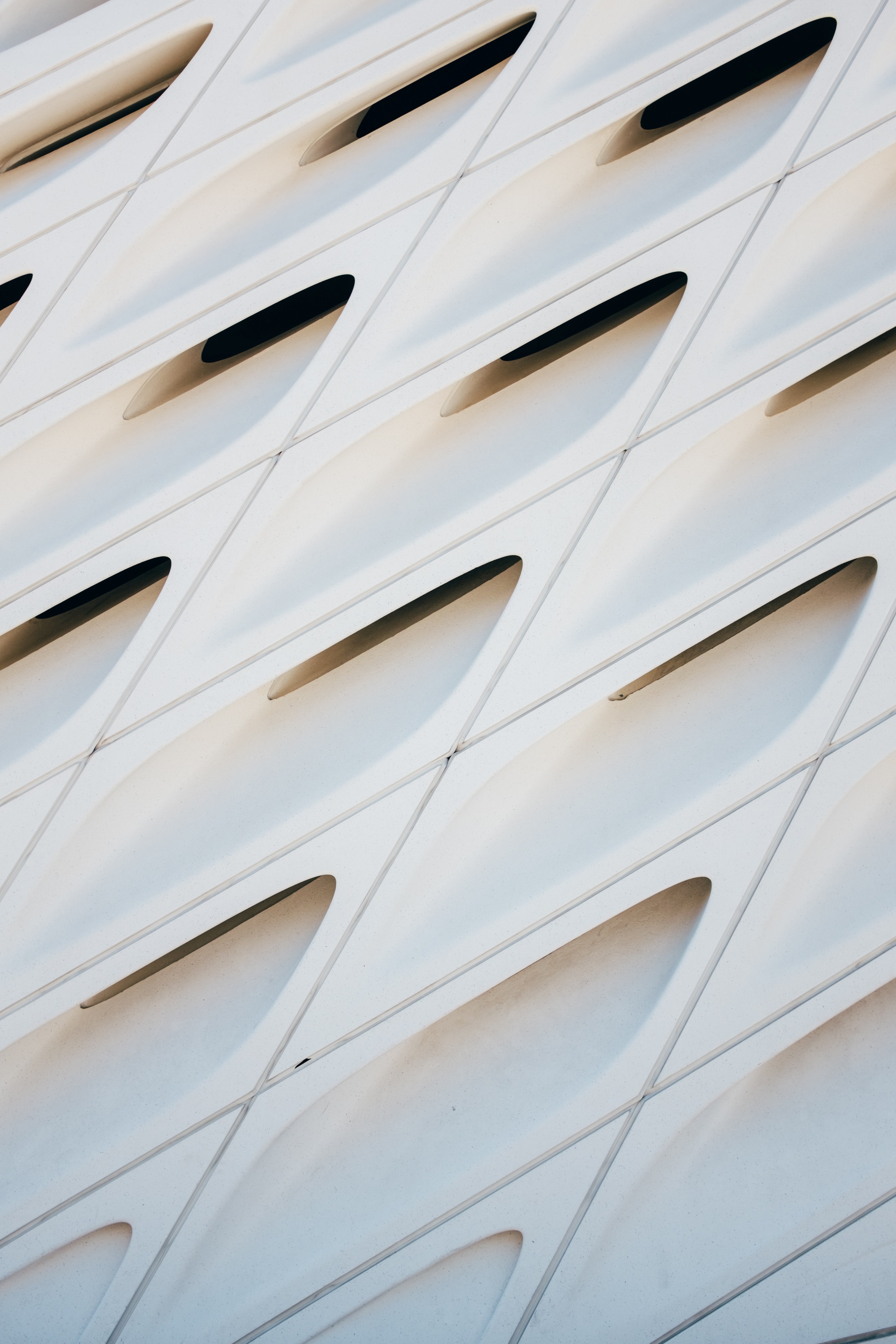 a broad facade 4k, Phone HD Wallpaper