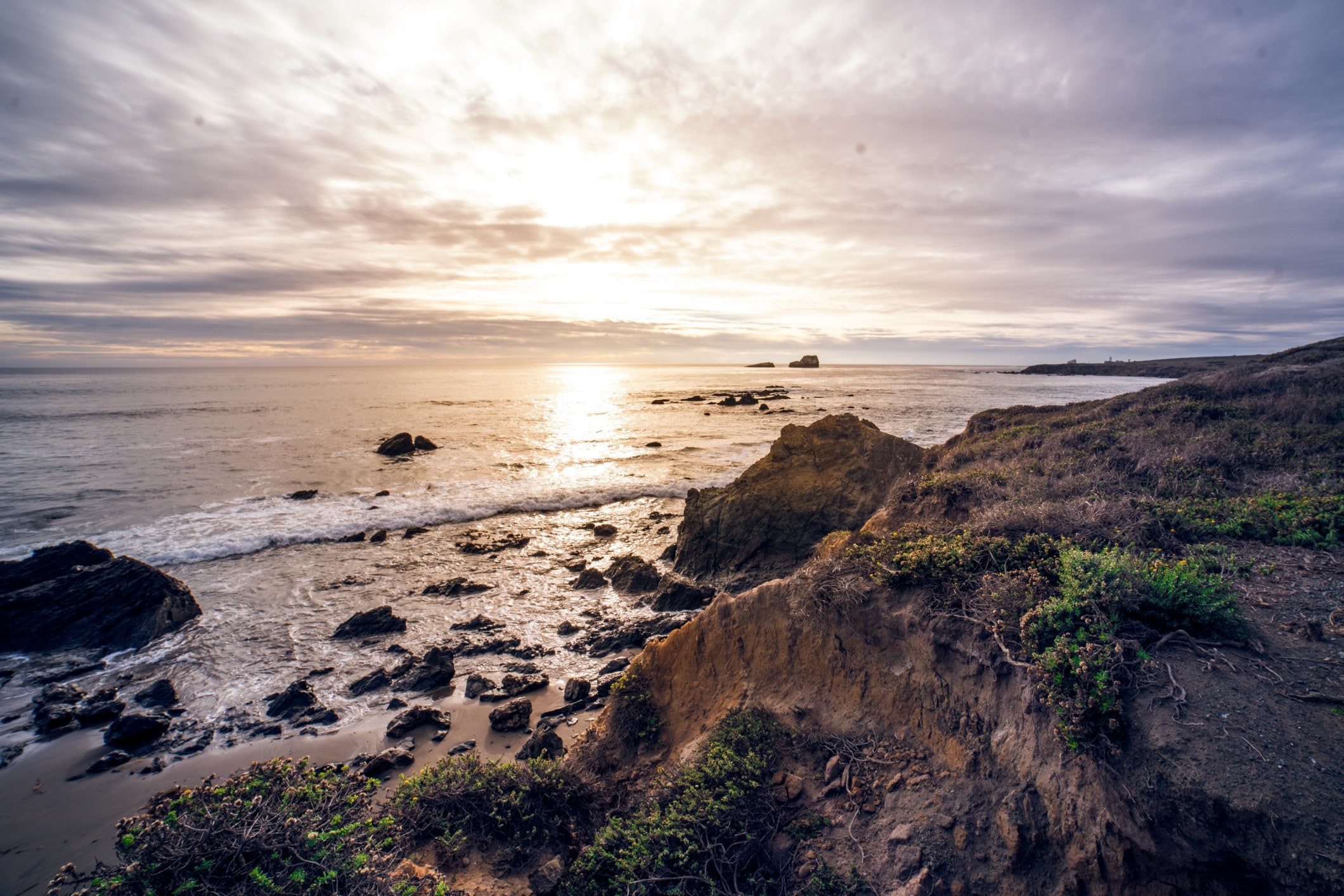 sunset from a hill on a sandy shoreline in california, ocean sunset 4k, HD Wallpaper
