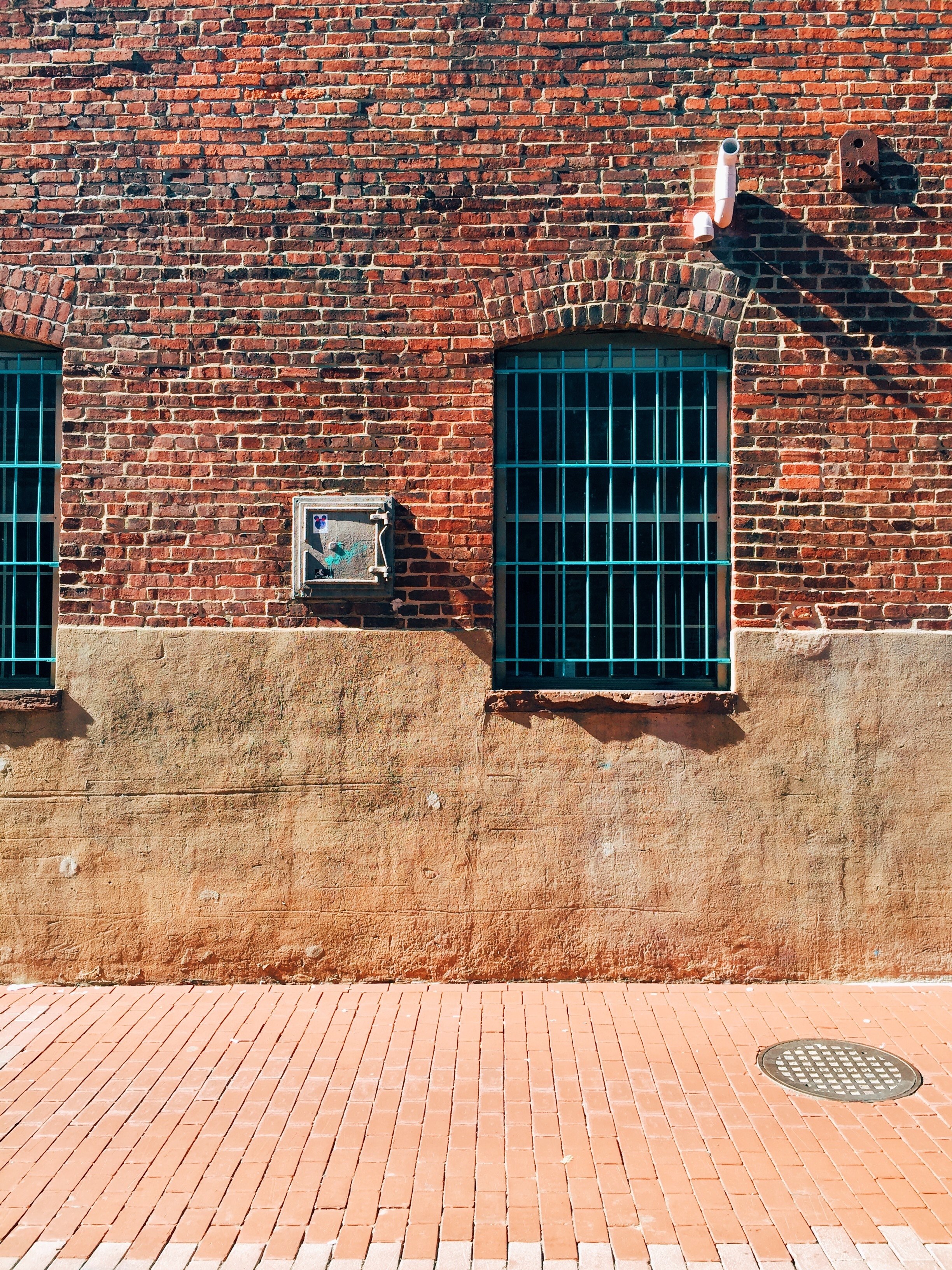 alley window grill barred and window hd, 4k, Phone HD Wallpaper