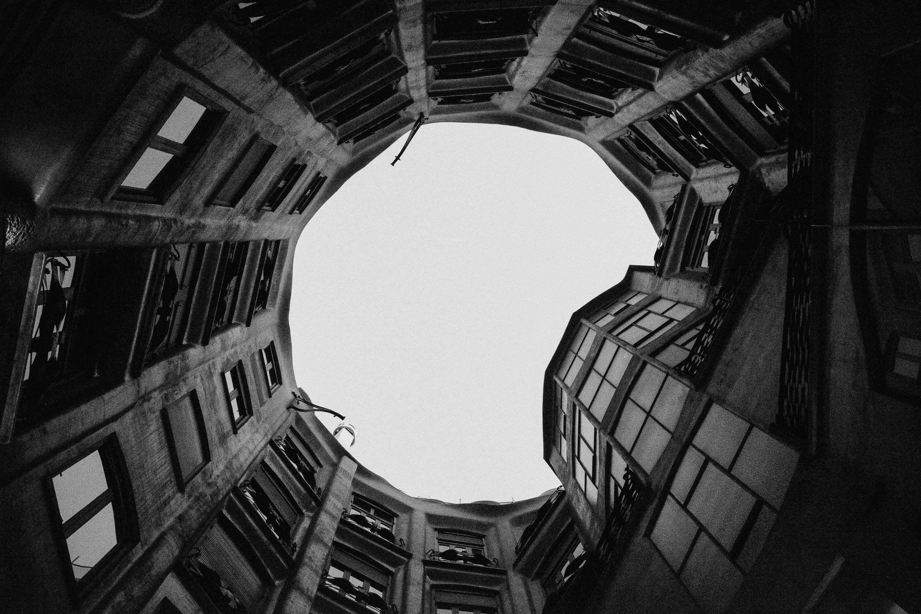 casa mila building and look up 4k, HD Wallpaper
