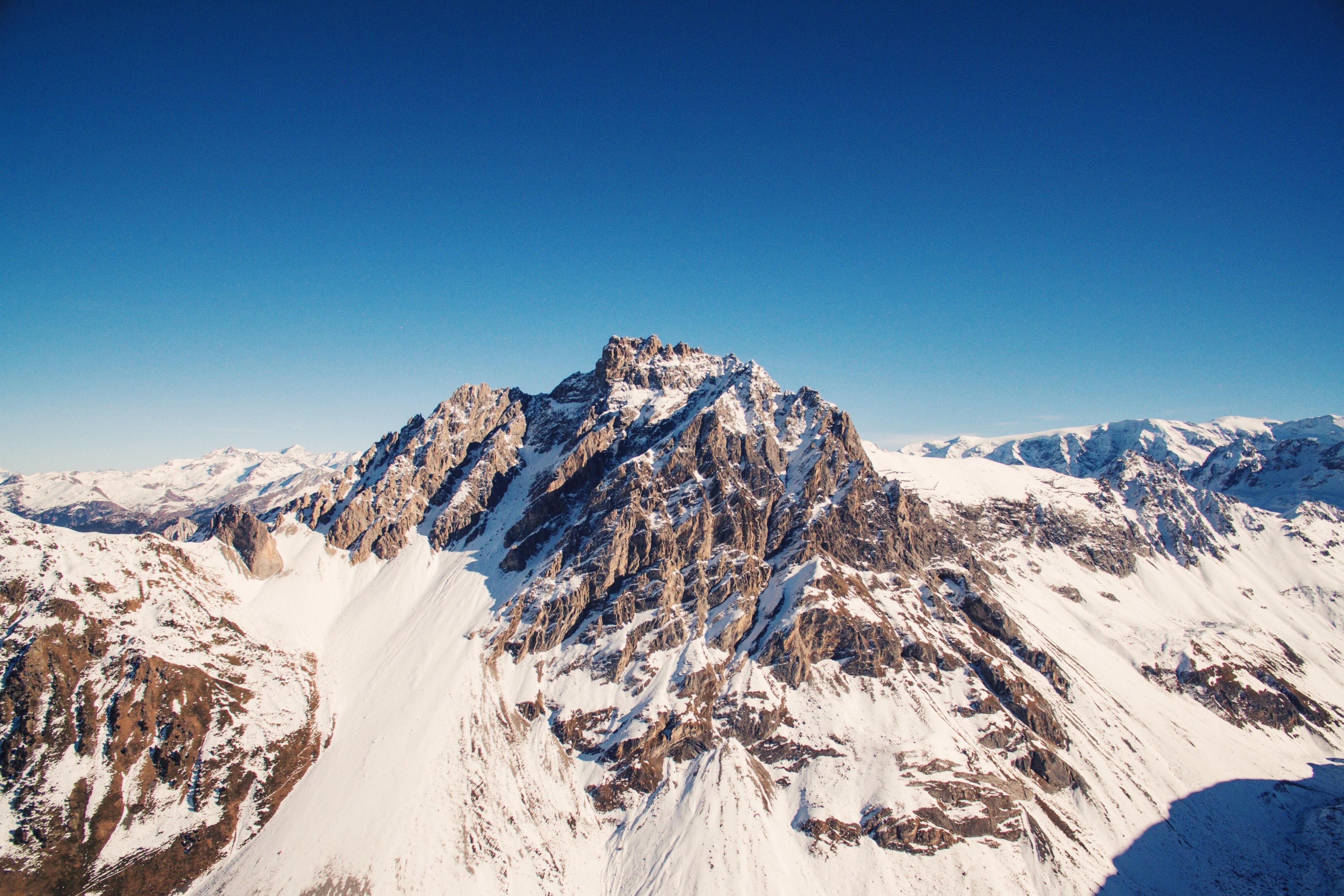 snow forms a curtain on the mountains of les menuires in savoie france, snow curtain on the mountains of les menuires 4k, HD Wallpaper