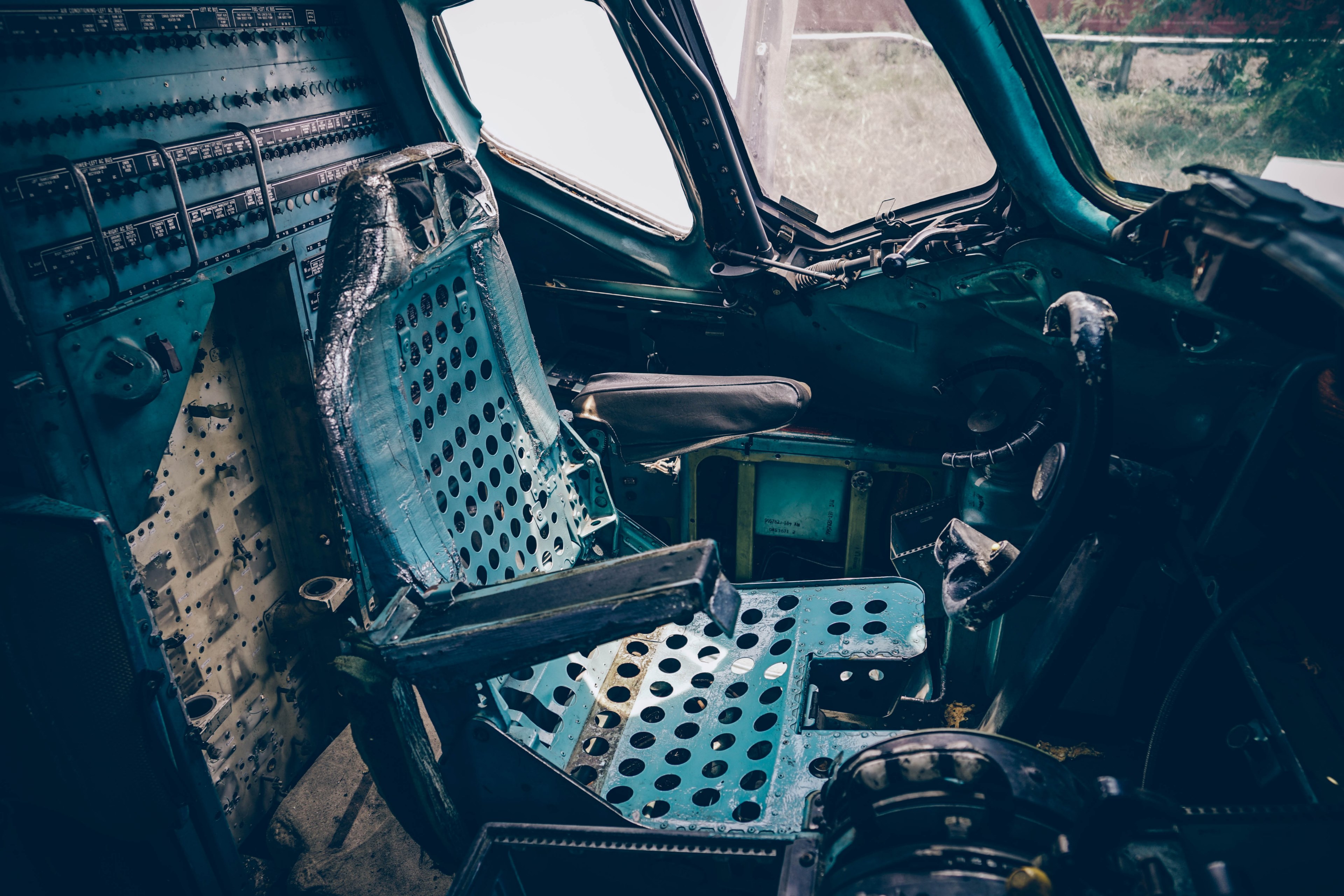 seat inside a stripped car in bangkok, bangkok stripped car seat 4k, HD Wallpaper