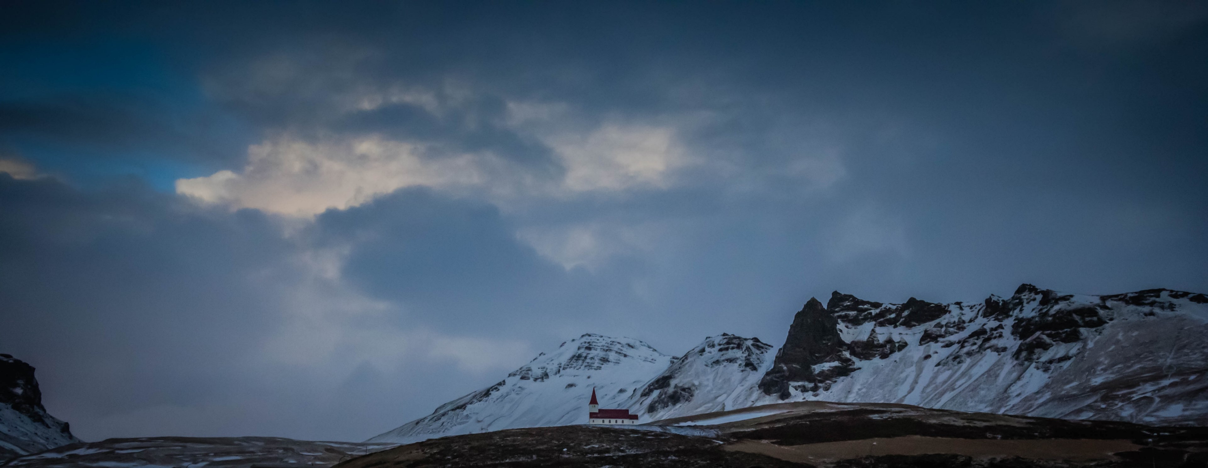 snow covered mountains with heavy clouds surrounding it, _snow covered mountains in vik 4k, HD Wallpaper