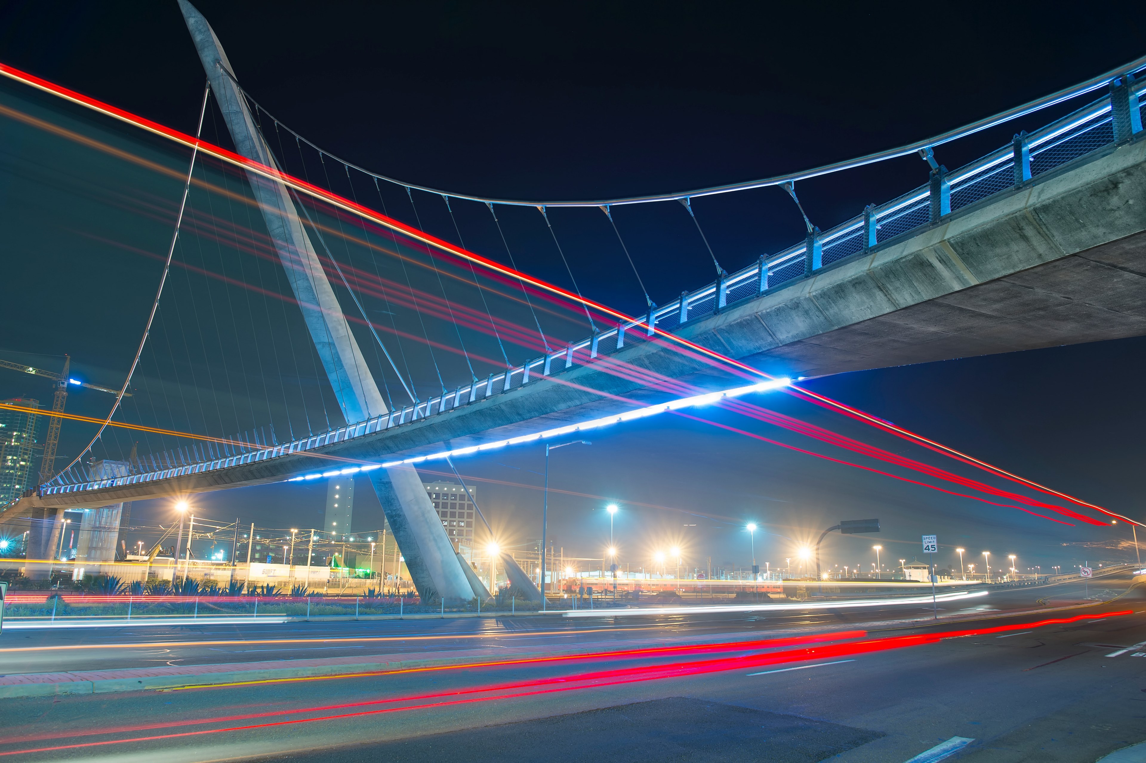 a long exposure of a cars headlights speeding underneath a bridge in san diego, san diego nights 4k, HD Wallpaper