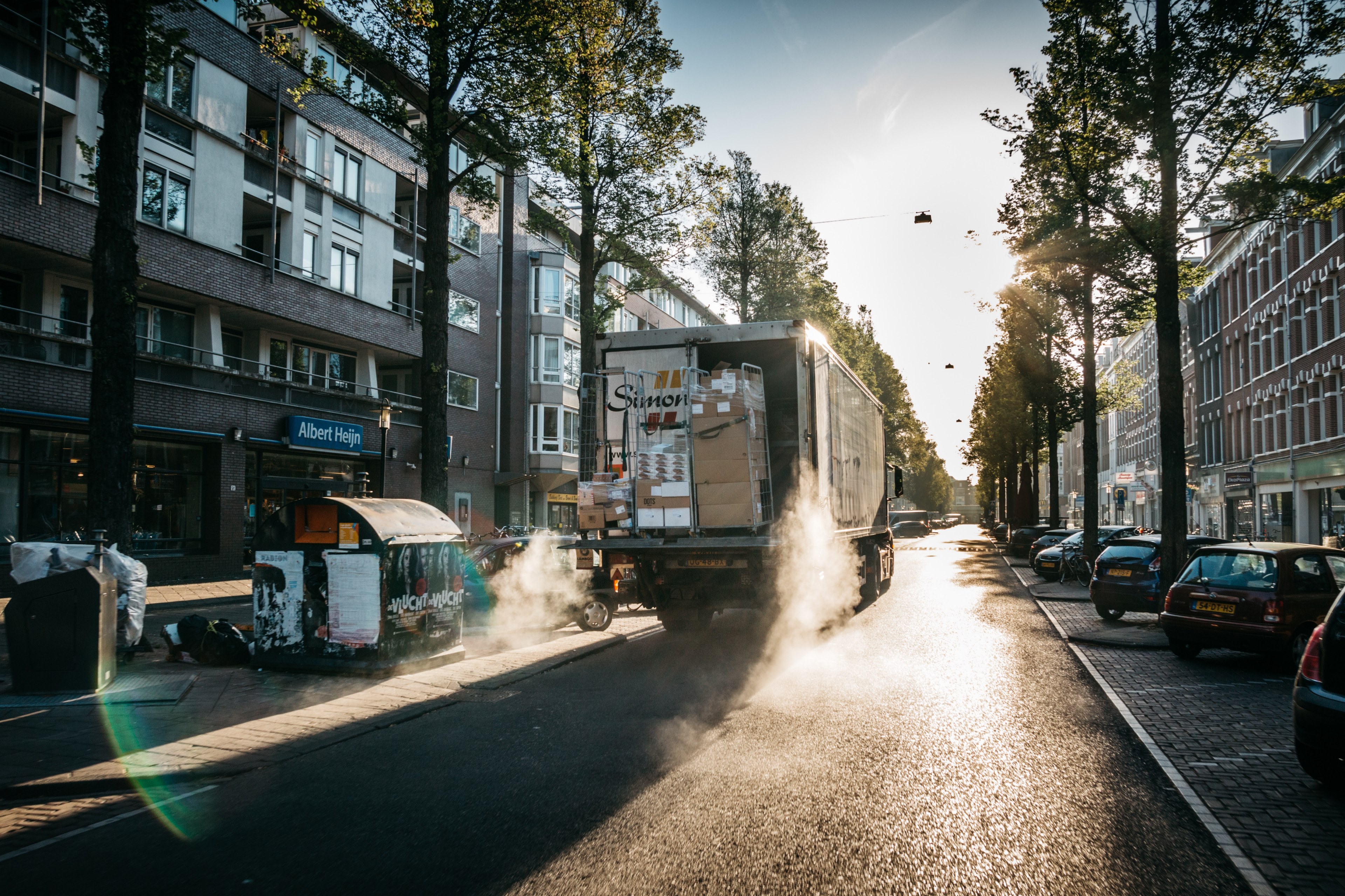 delivery truck parked in the center of the road at sunrise, delivery truck at sunrise 4k, HD Wallpaper