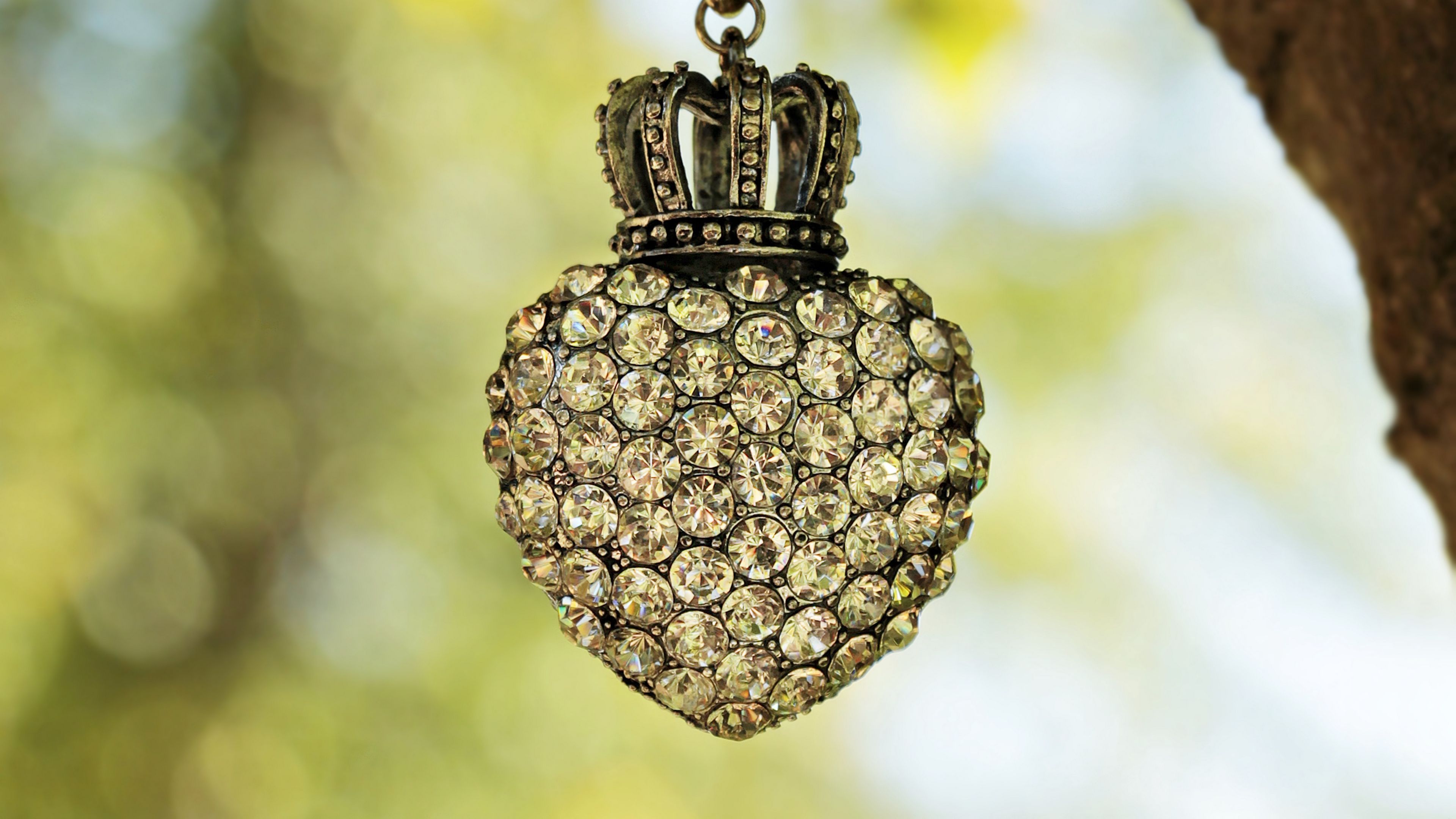heart, key chain, decoration, crown, 4k, HD Wallpaper