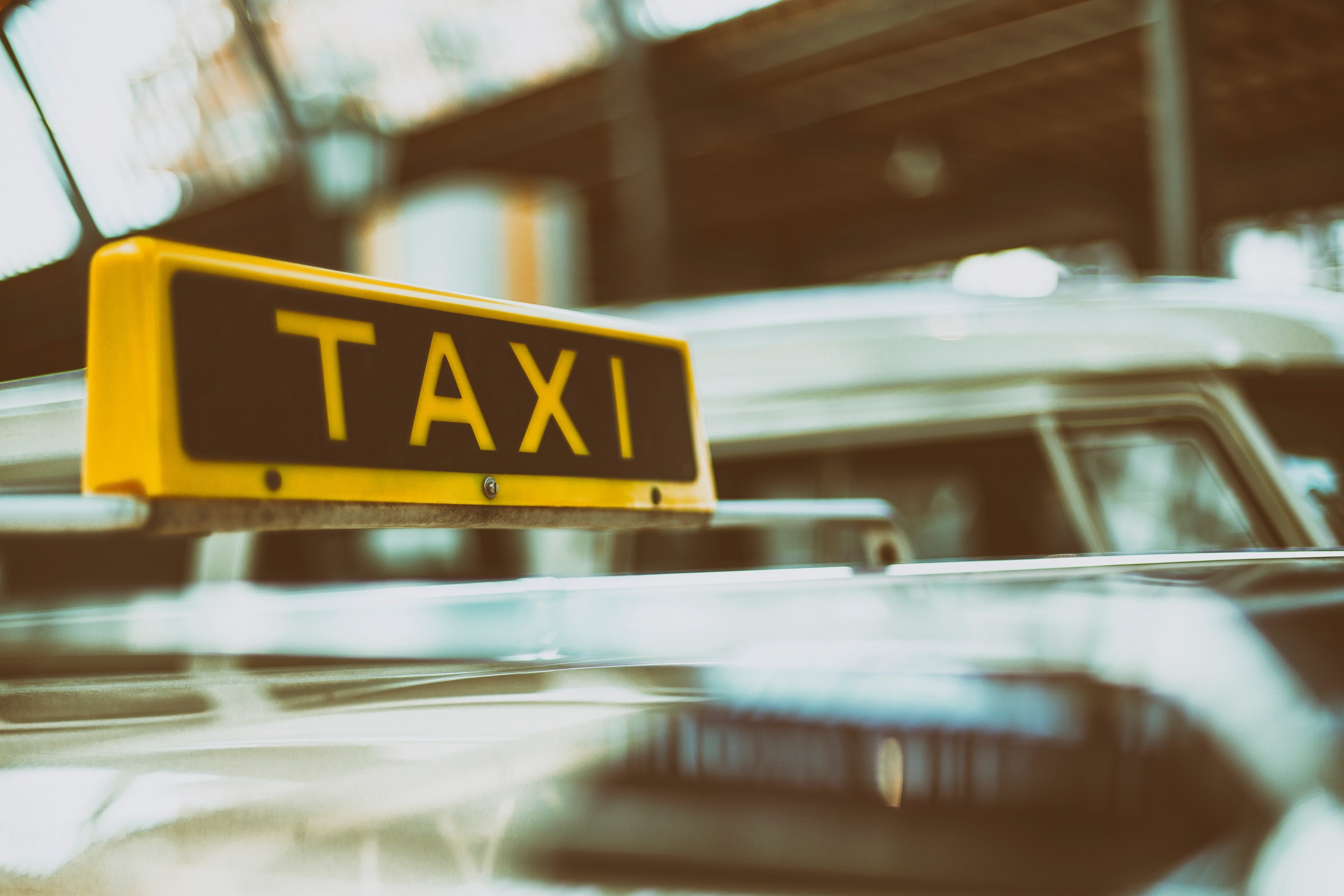 close up of the taxi sign on top of a cab, taxi sign 4k, HD Wallpaper