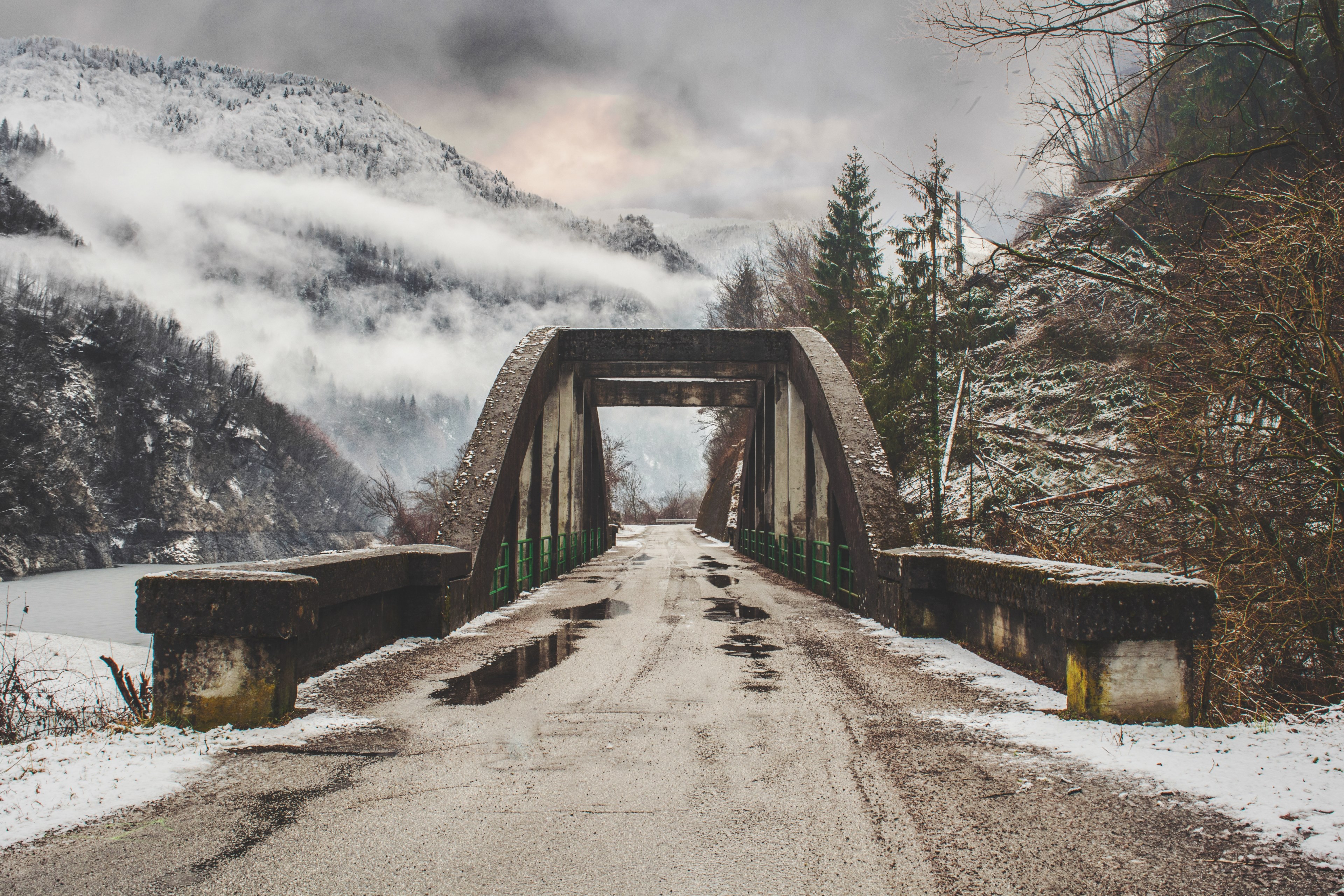 a concrete bridge in the snowy mountains near lago di corlo, old bridge in the mountains 4k, HD Wallpaper