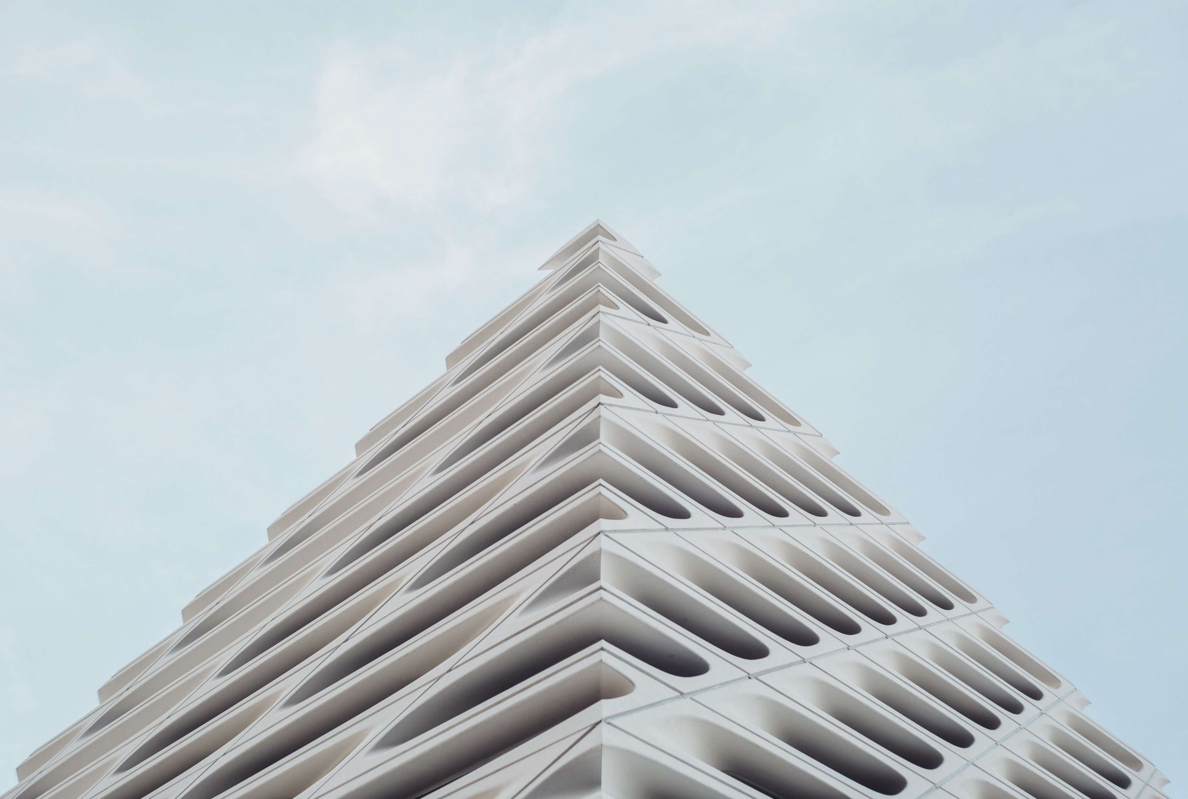 the top edge of an oddly shaped white facade, abstract white facade edge 4k, HD Wallpaper