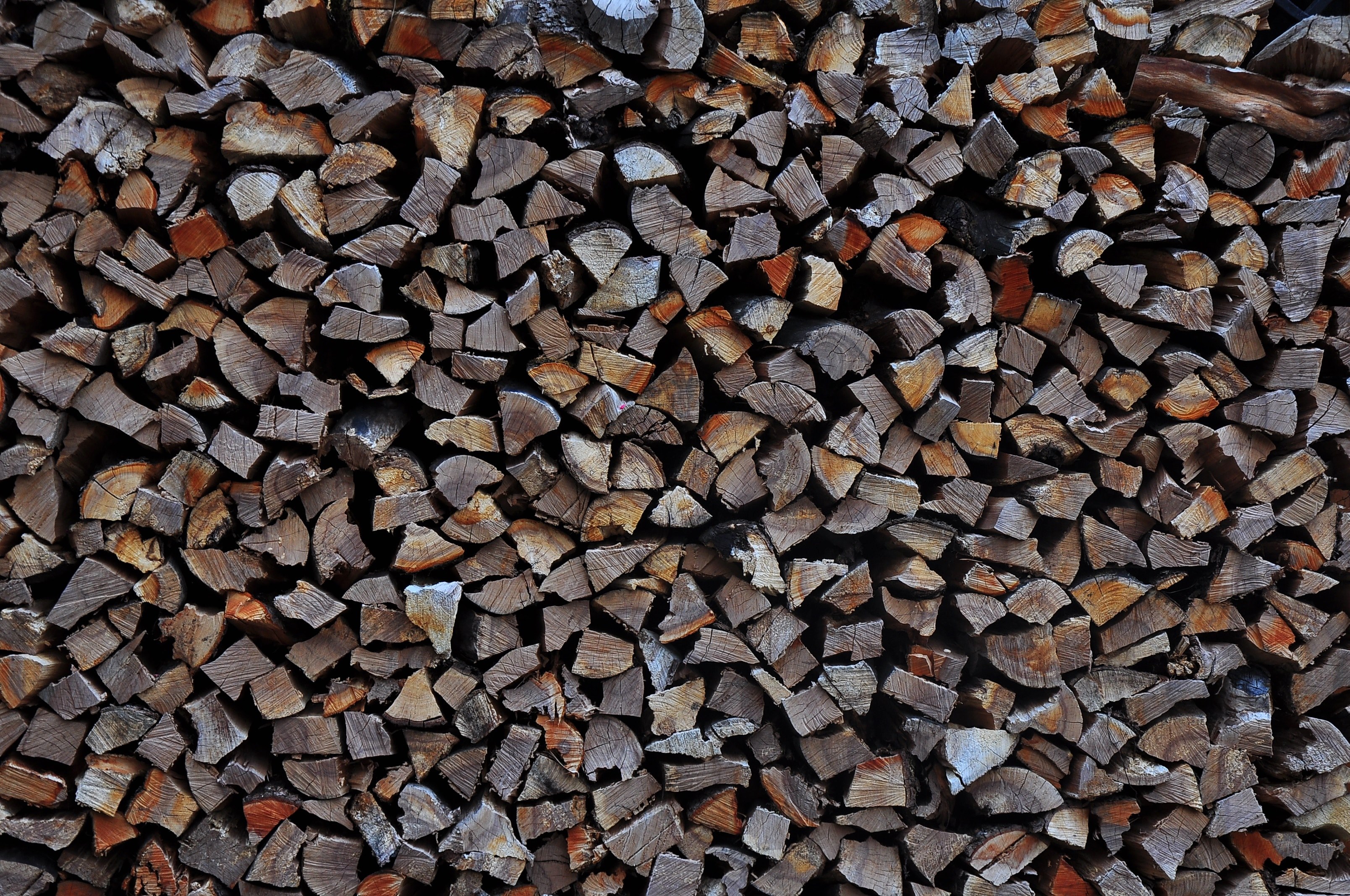 a pile of chopped wood in various shades of brown and gray, brown and gray wood 4k, HD Wallpaper