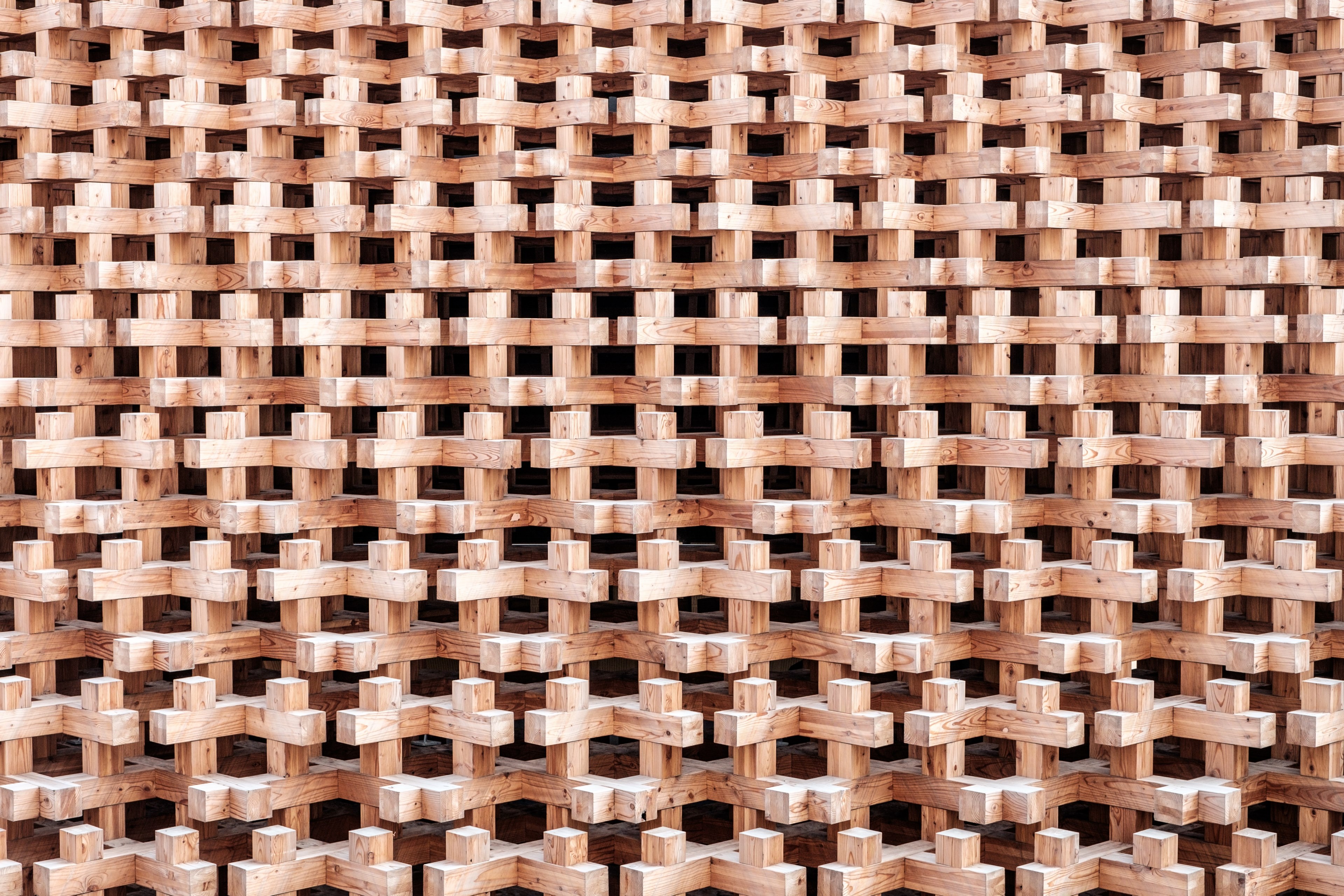 a regular pattern made up of cross shaped wooden blocks stacked up on top of each other, wooden criss cross pattern 4k, HD Wallpaper