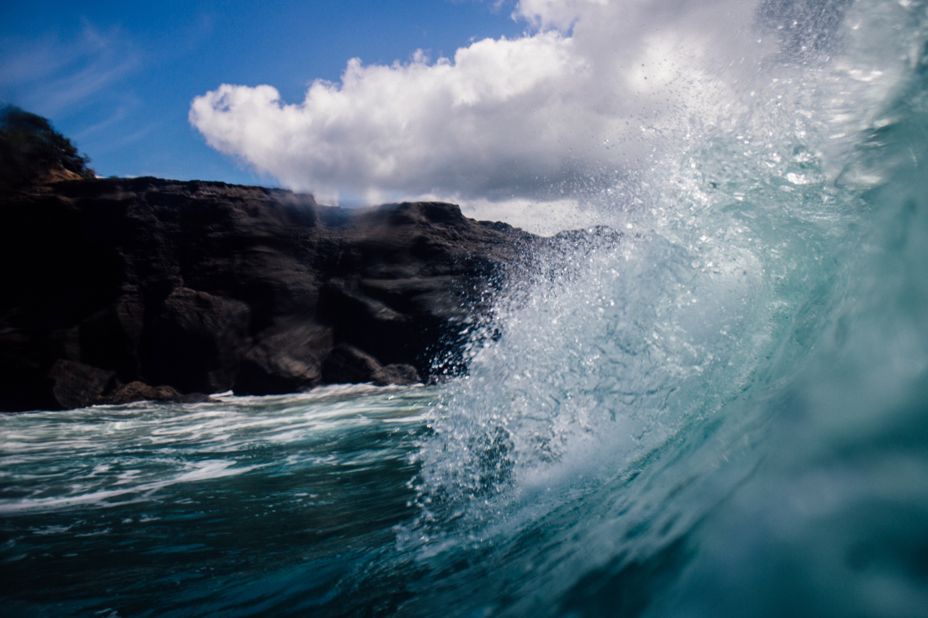 spray splash surfer and surf 4k, HD Wallpaper