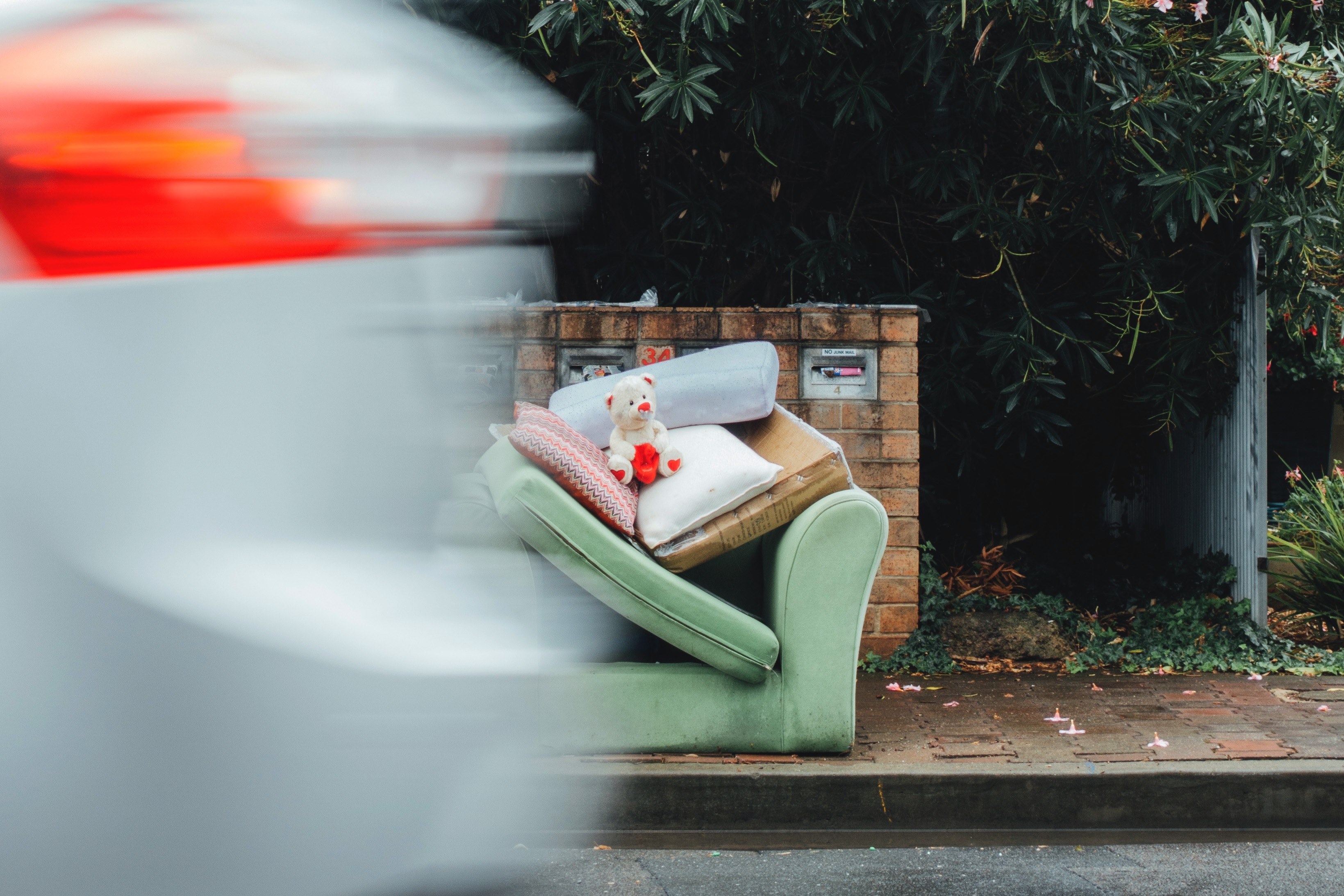 an old armchair and a teddy bear left behind on a roadside, left 4k, HD Wallpaper