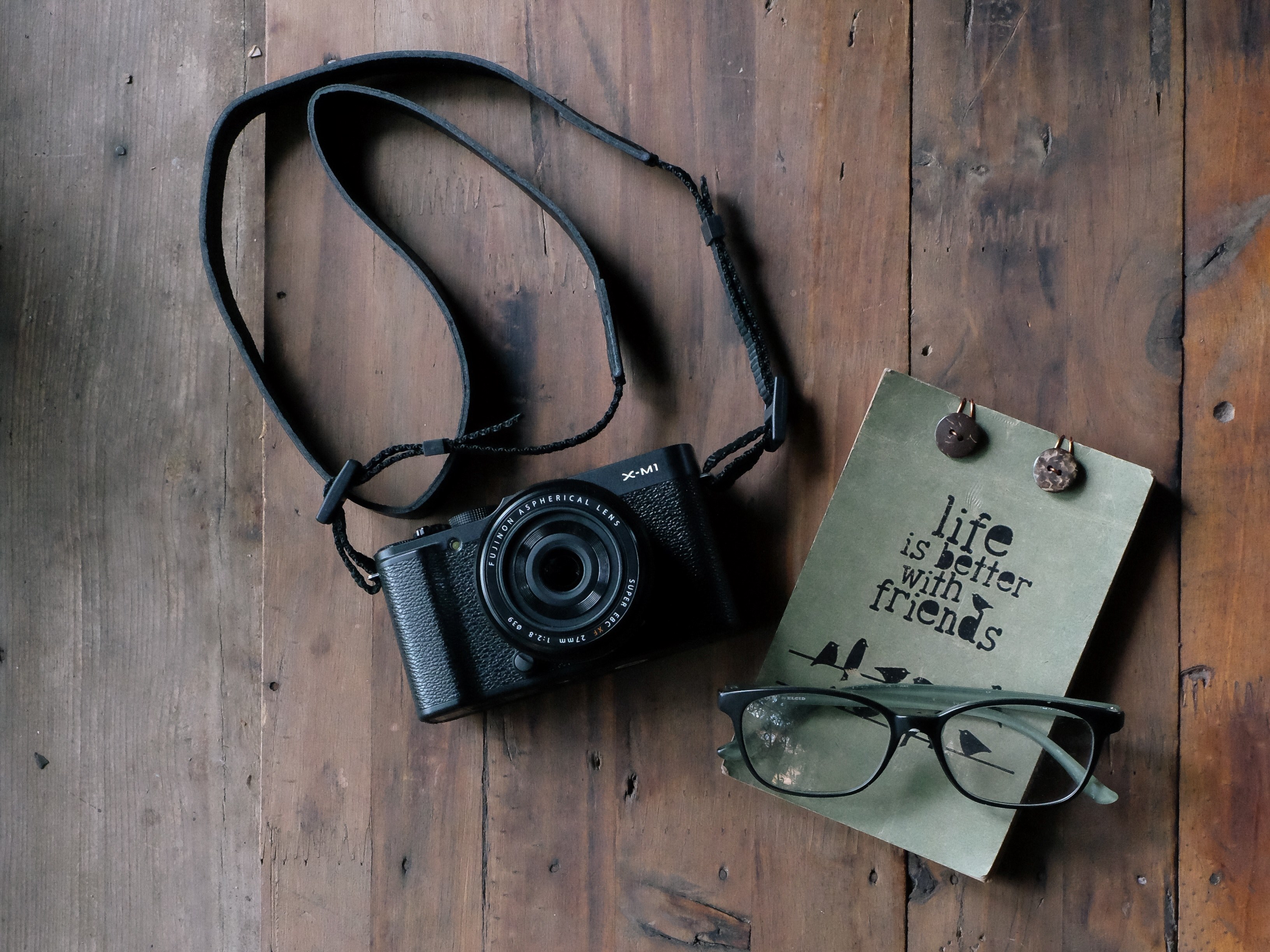 camera glass wood and fujifilm 4k, HD Wallpaper