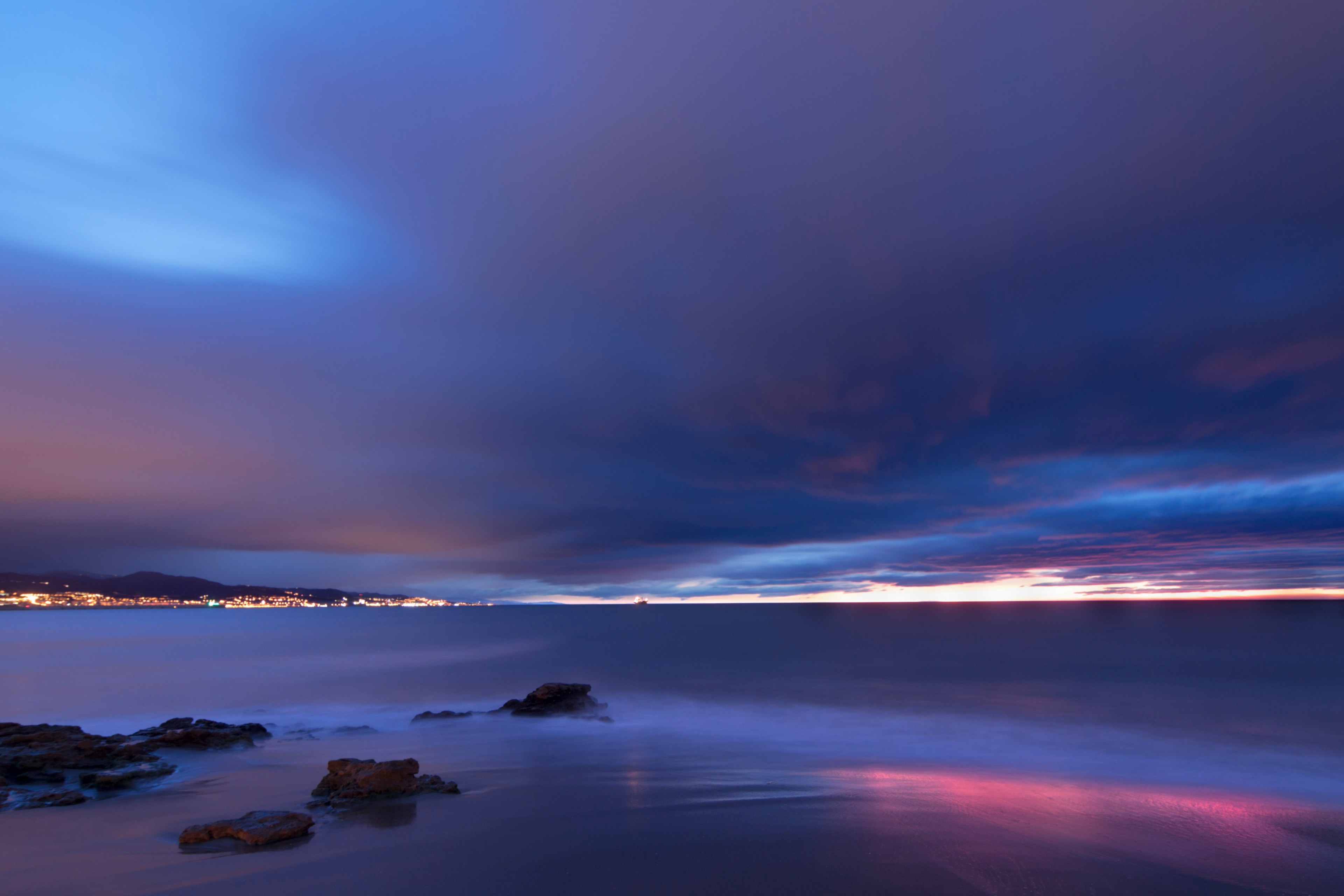 quinoal mlaga playa de la misericordium and mediterrneo 4k, HD Wallpaper