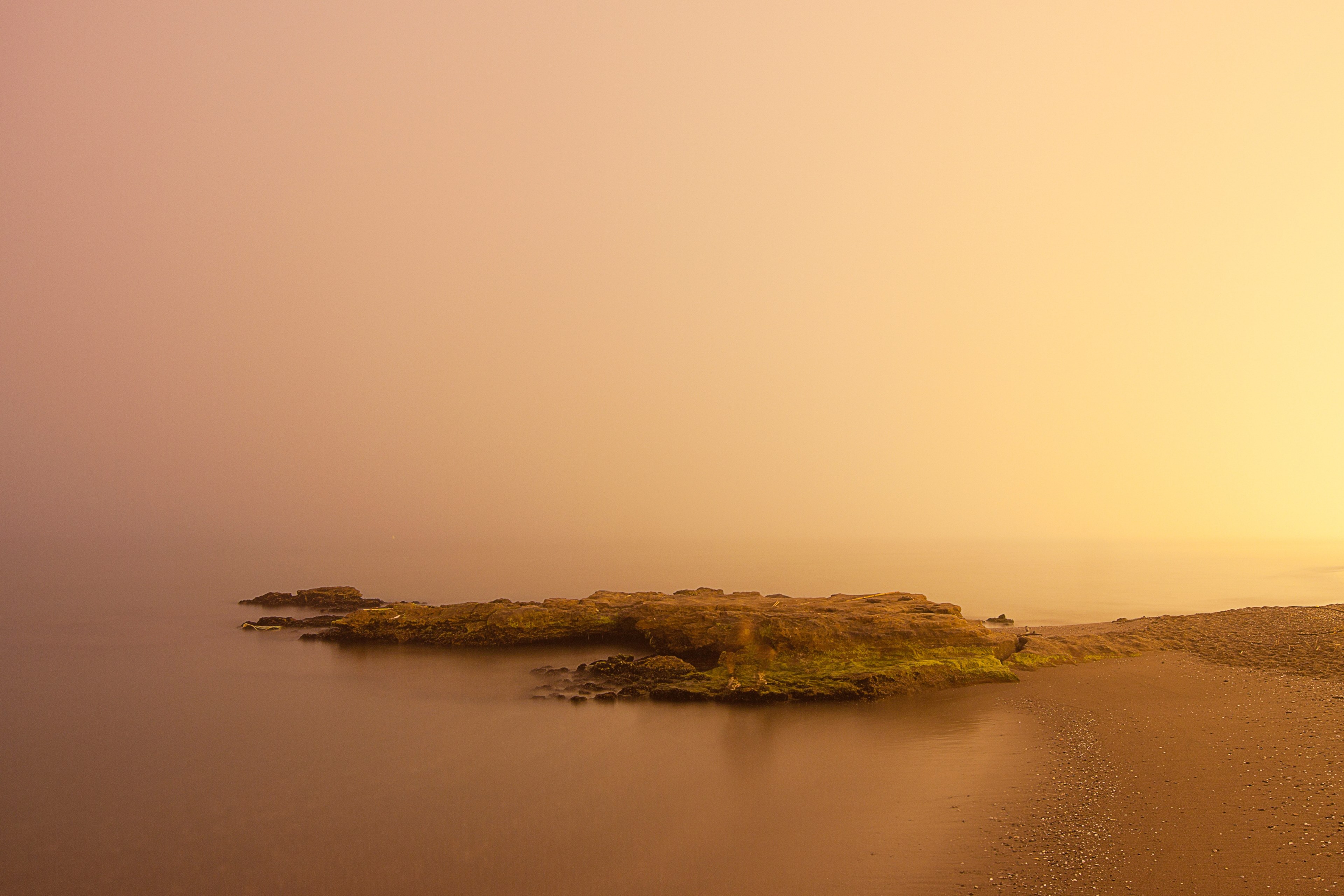 quinoal mlaga playa de la misericordium and rock 4k, HD Wallpaper