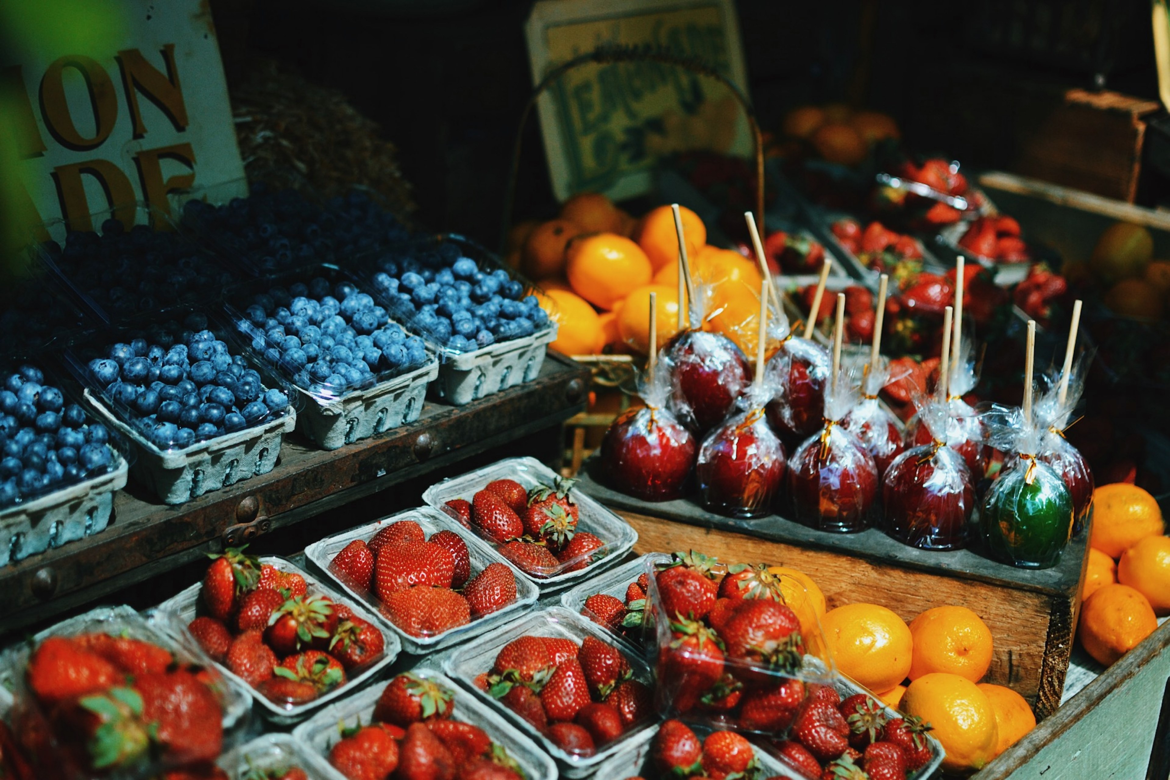 assorted fresh fruit at an outdoor farmers market, summer berries galore 4k, HD Wallpaper