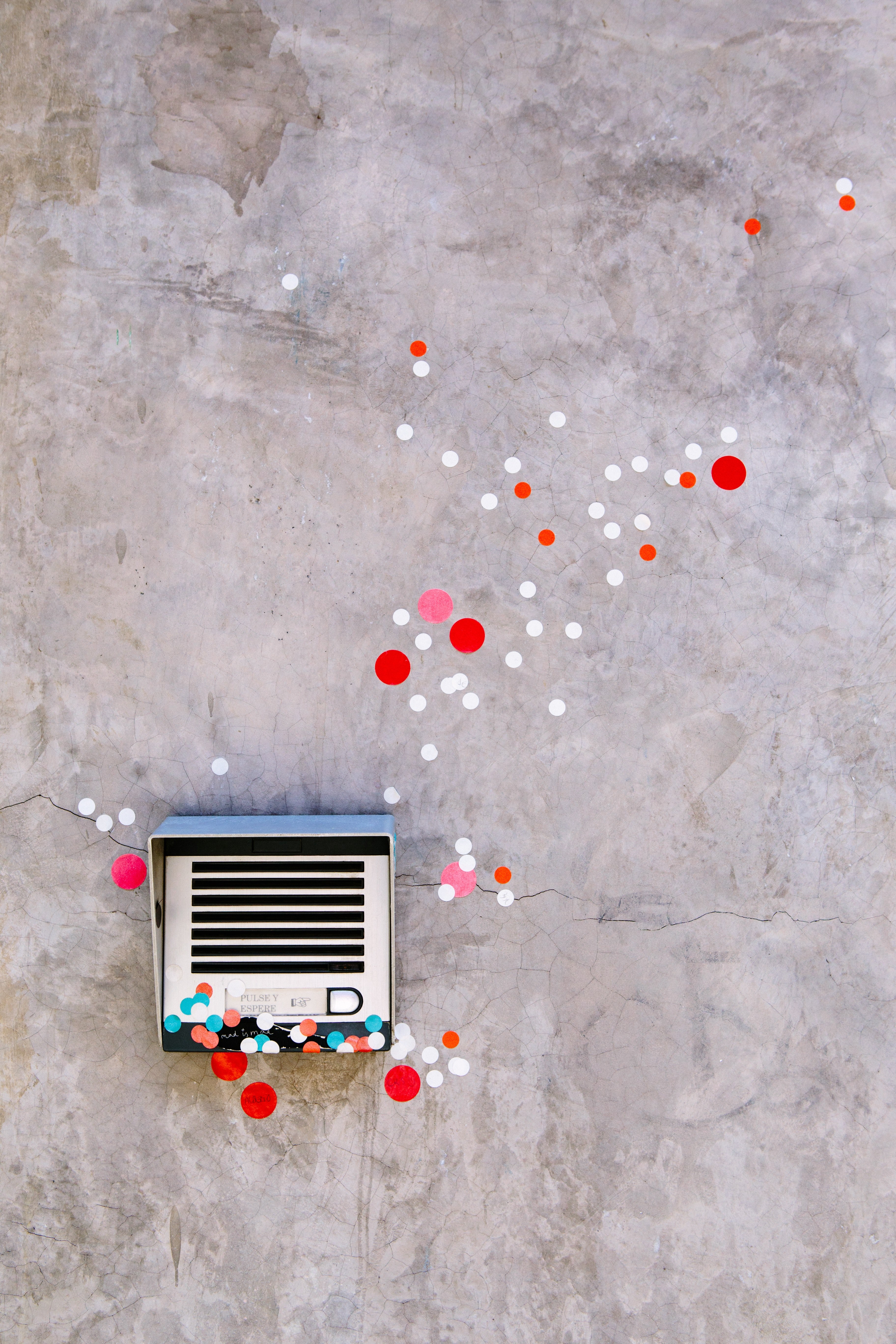 polka dot graffiti art work on textured urban wall and speaker in milan, polka dot graffiti in milan 4k, Phone HD Wallpaper