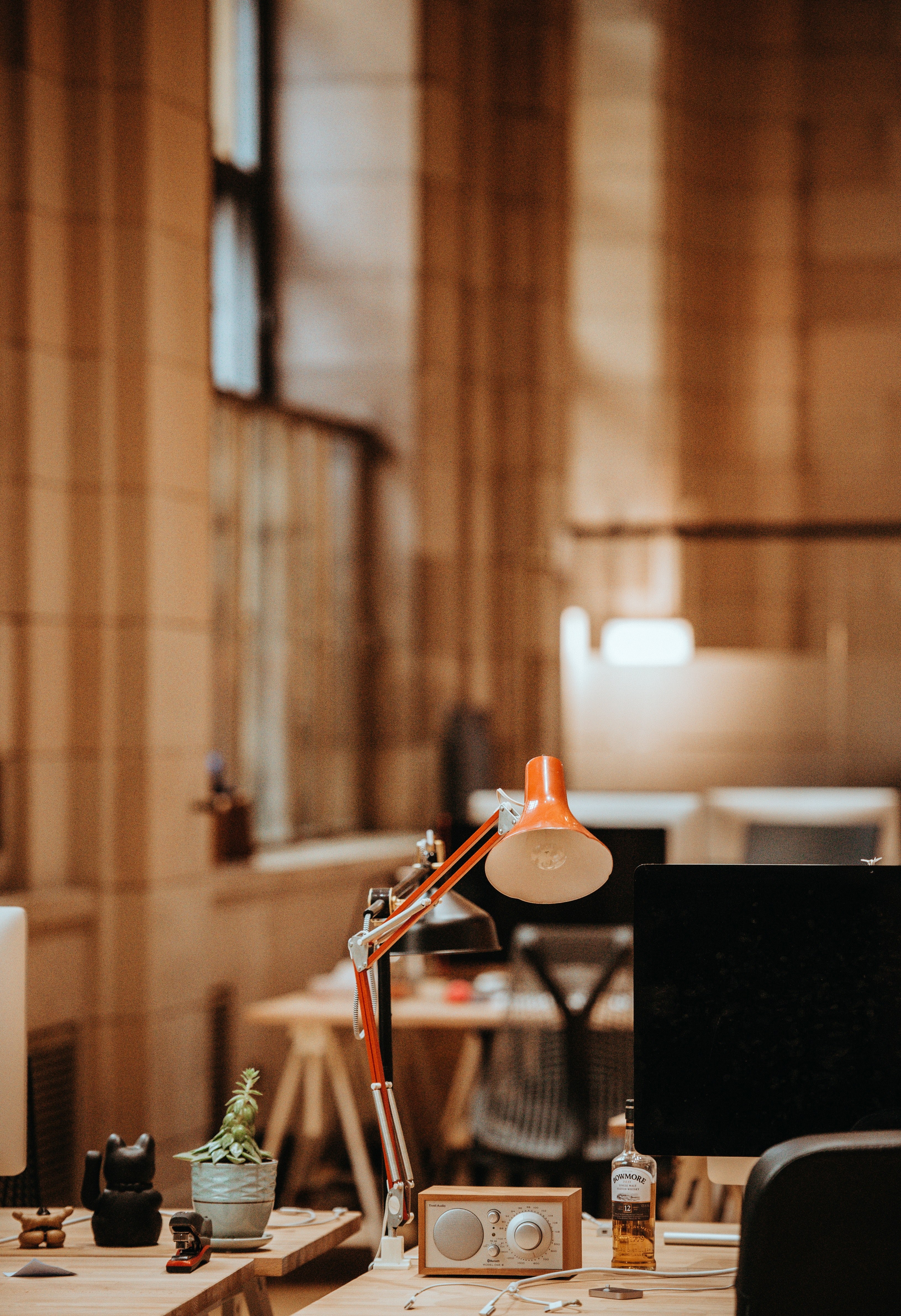 desktop setup at unsplash hq 4k, Phone HD Wallpaper
