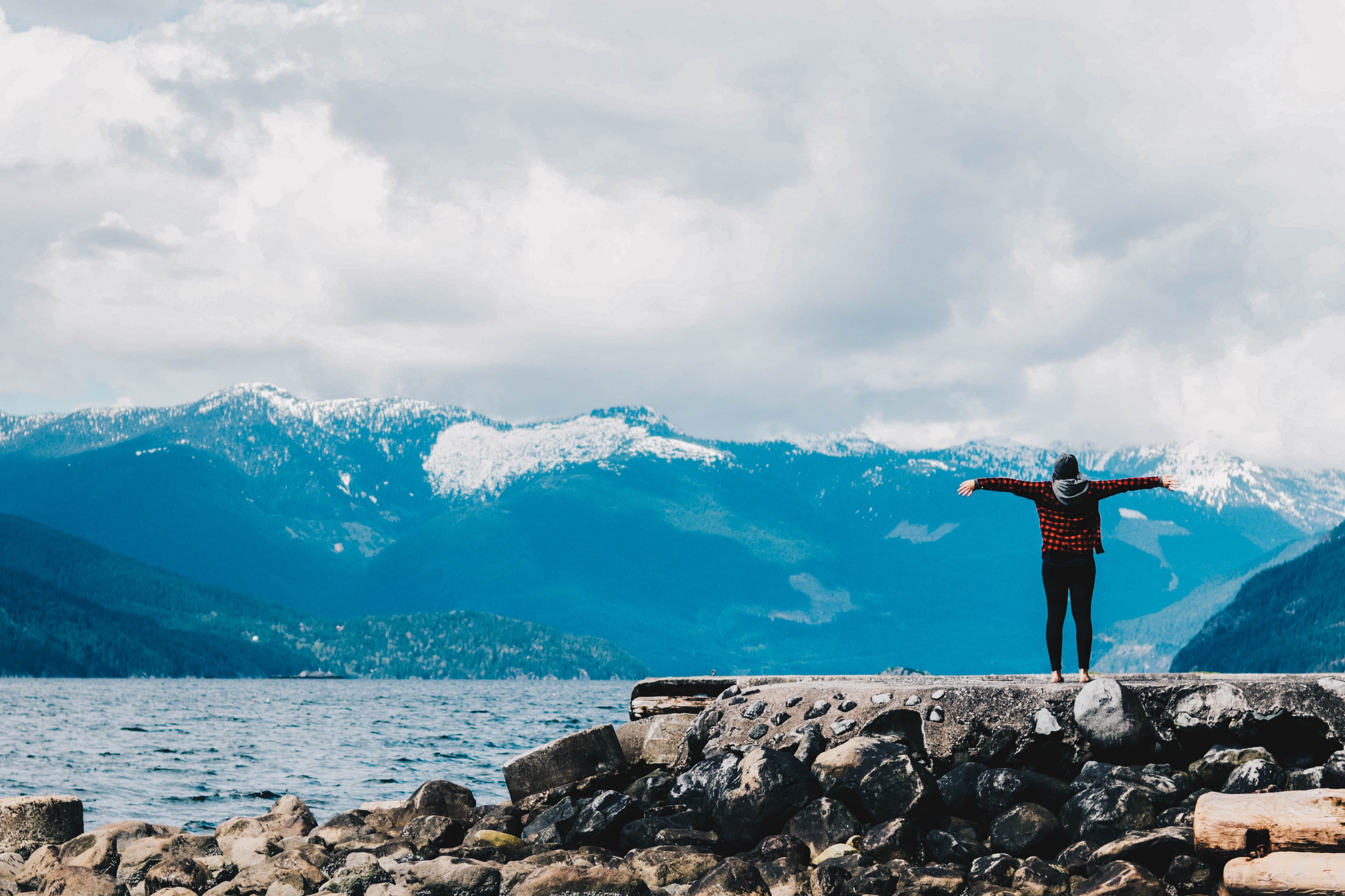 mountain woman female and sea 4k, HD Wallpaper