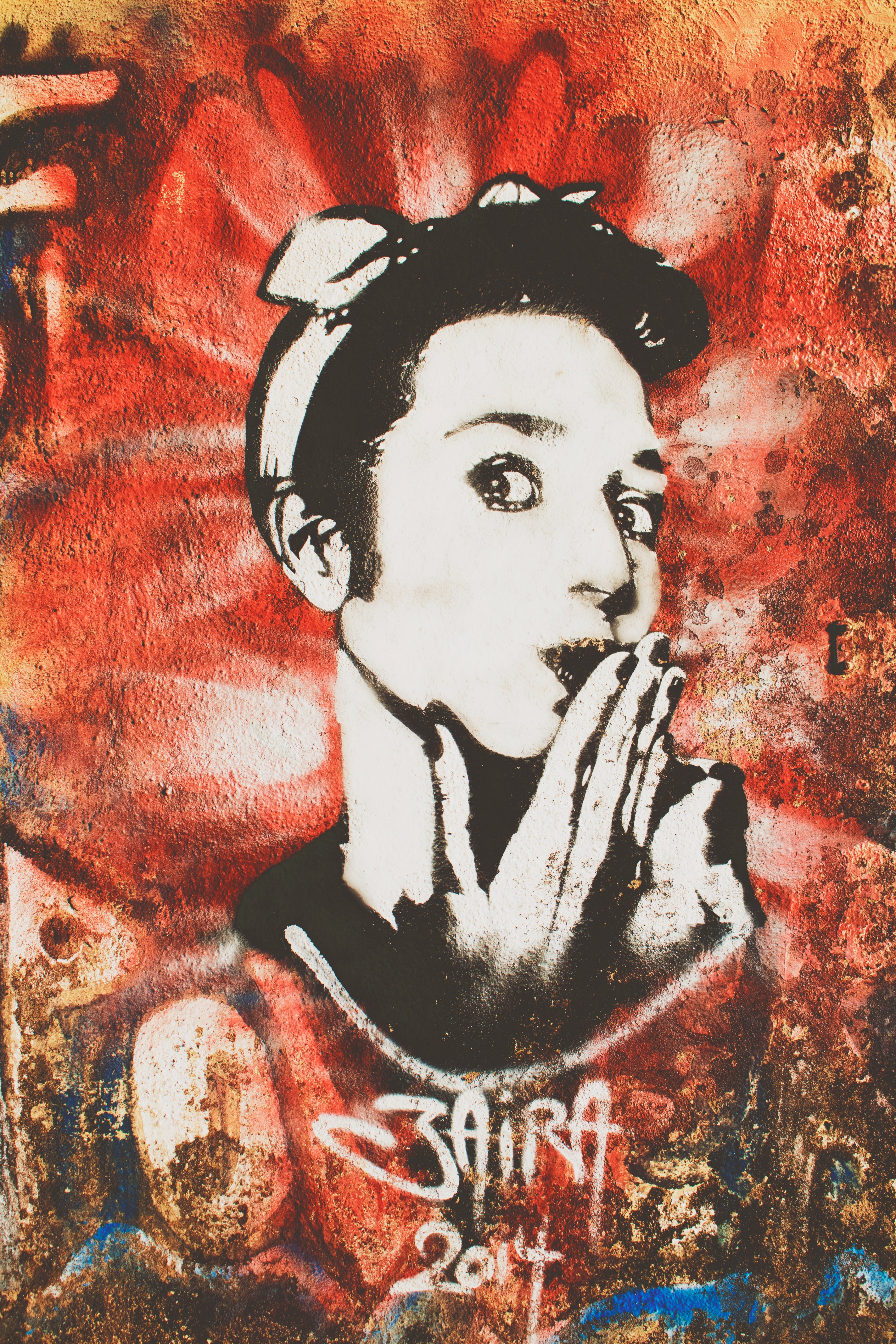 black and white graffiti artwork of woman blowing kiss on red indian institute of technology bombay, mural of vintage woman 4k, Phone HD Wallpaper