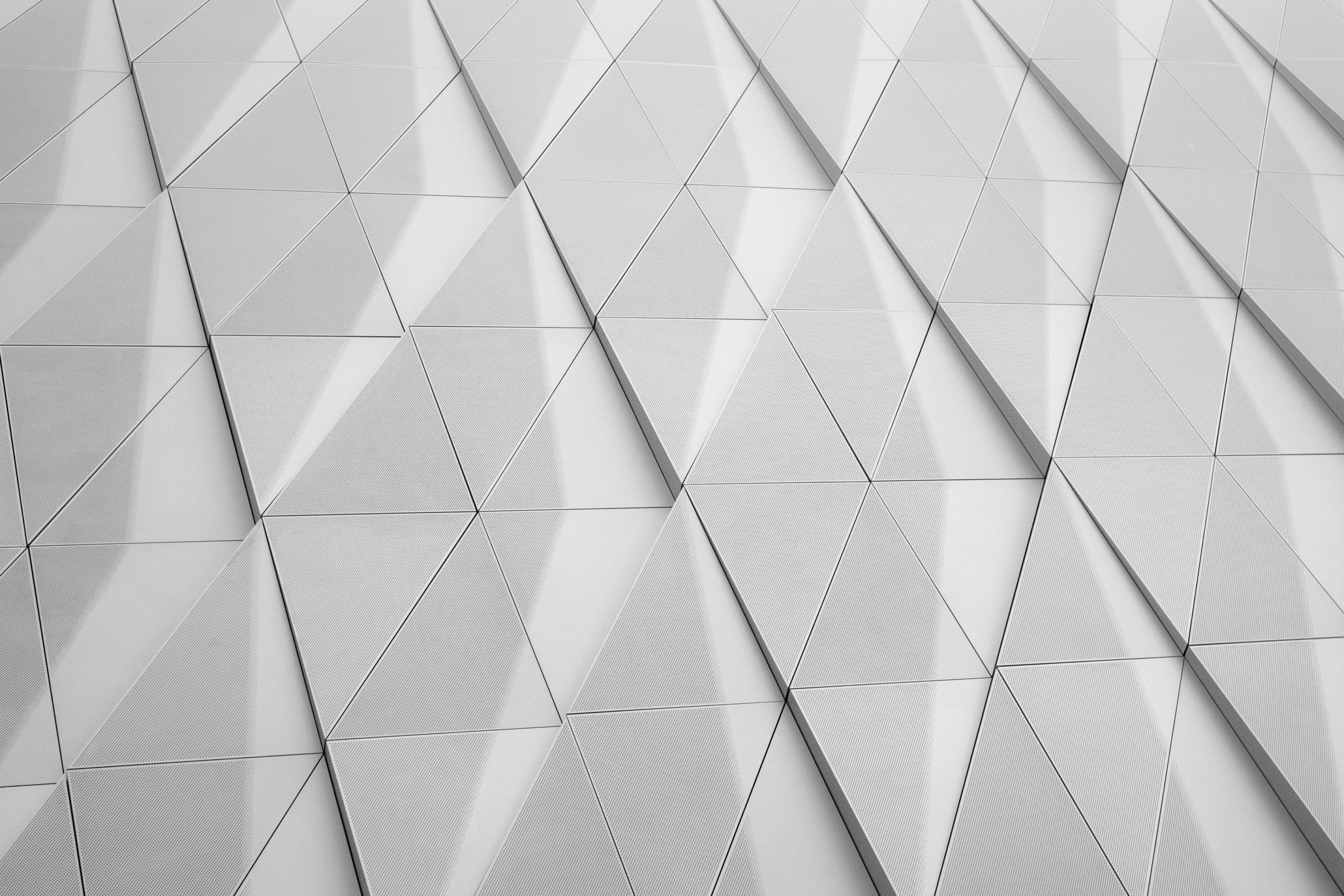 a white facade with a geometric pattern made up of triangles, triangles in a white facade 4k, HD Wallpaper